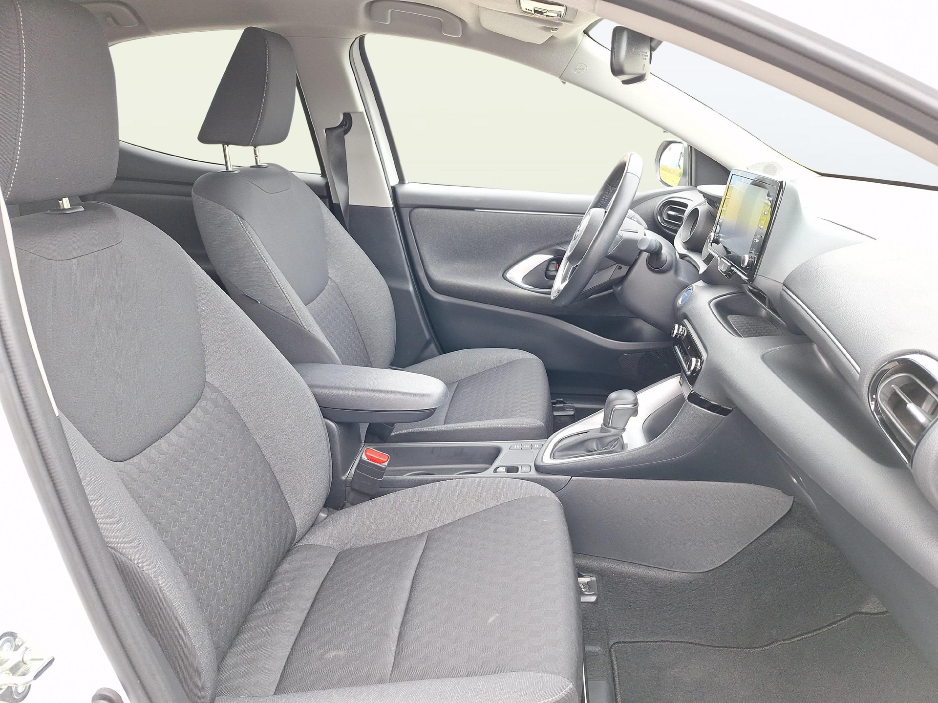 TOYOTA Yaris 1.5 VVT-i HSD Trend-image-8