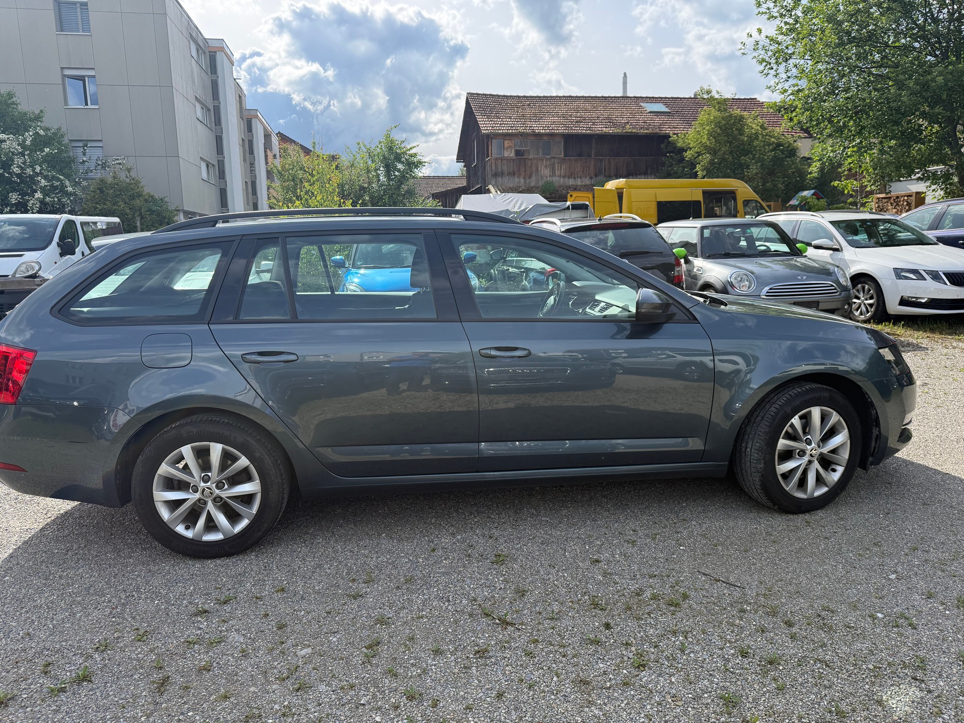 SKODA Octavia Combi 2.0 TDI Ambition 4x4 DSG-image-11