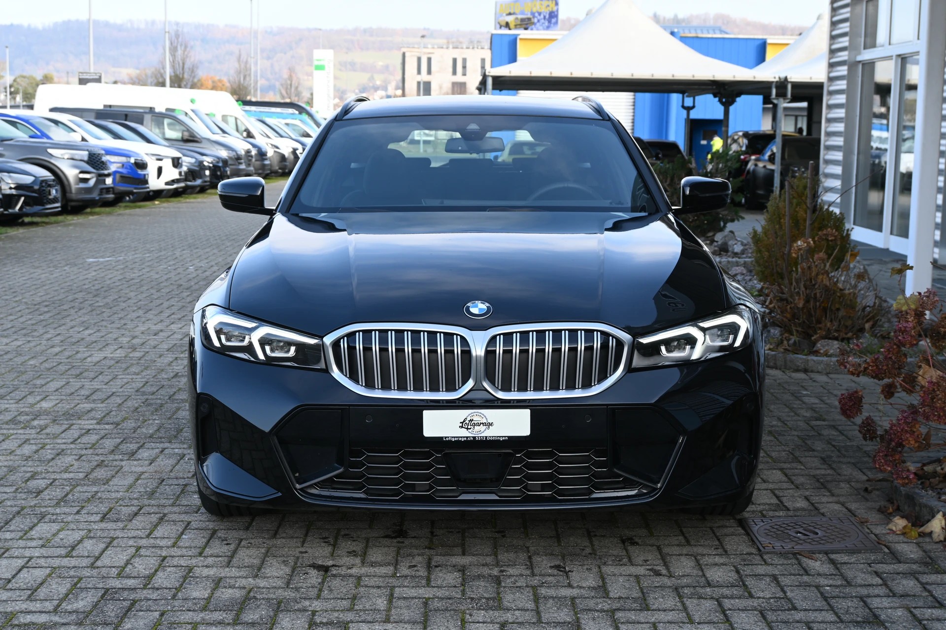 BMW 330i Touring xDrive Steptronic M Sport 4x4 Automat-showroom-element-2