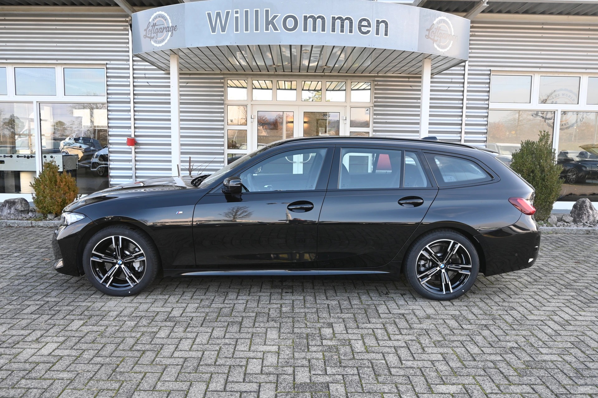 BMW 330i Touring xDrive Steptronic M Sport 4x4 Automat-image-4