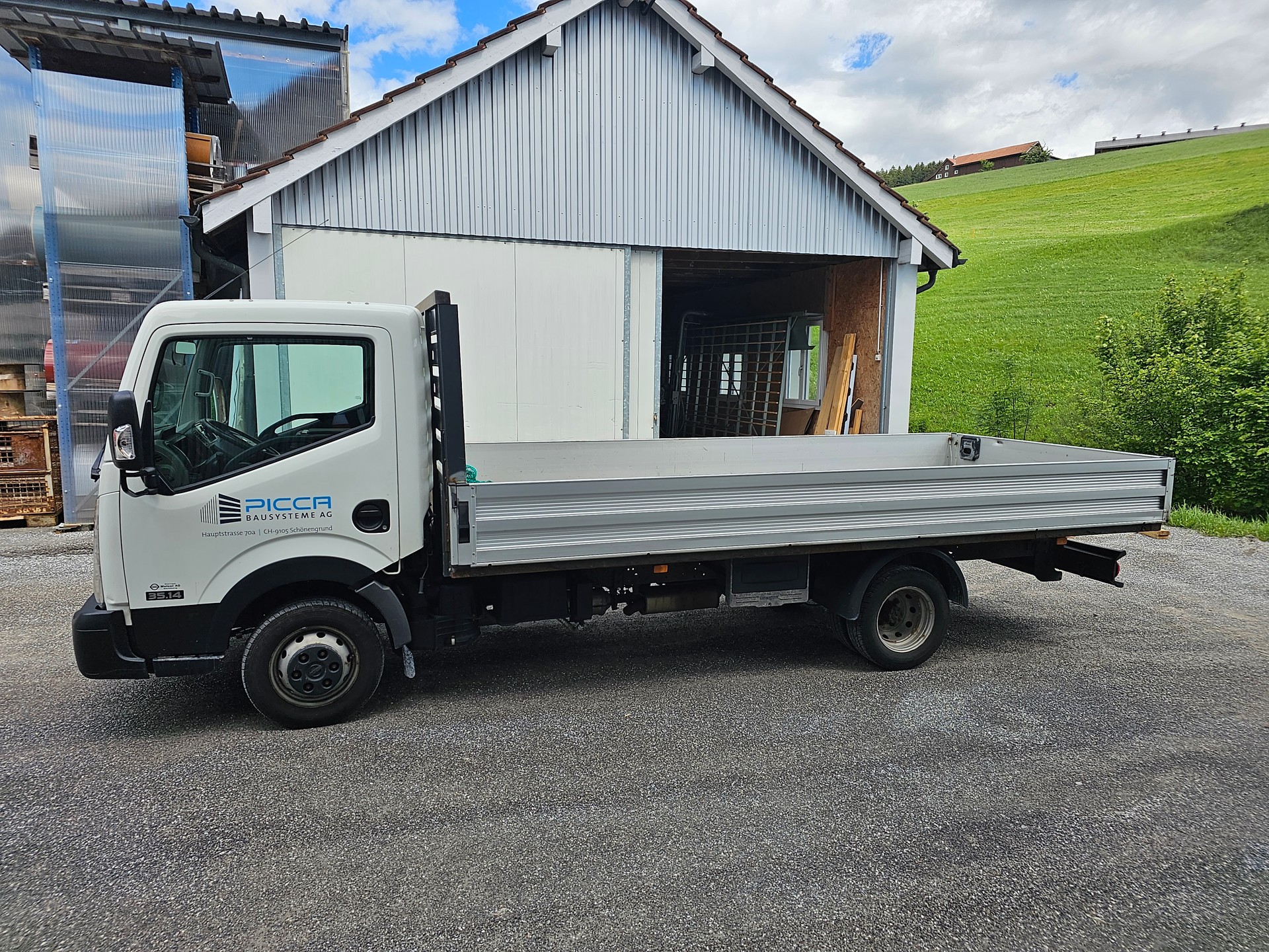 NISSAN Scattolini Cabstar-image-2