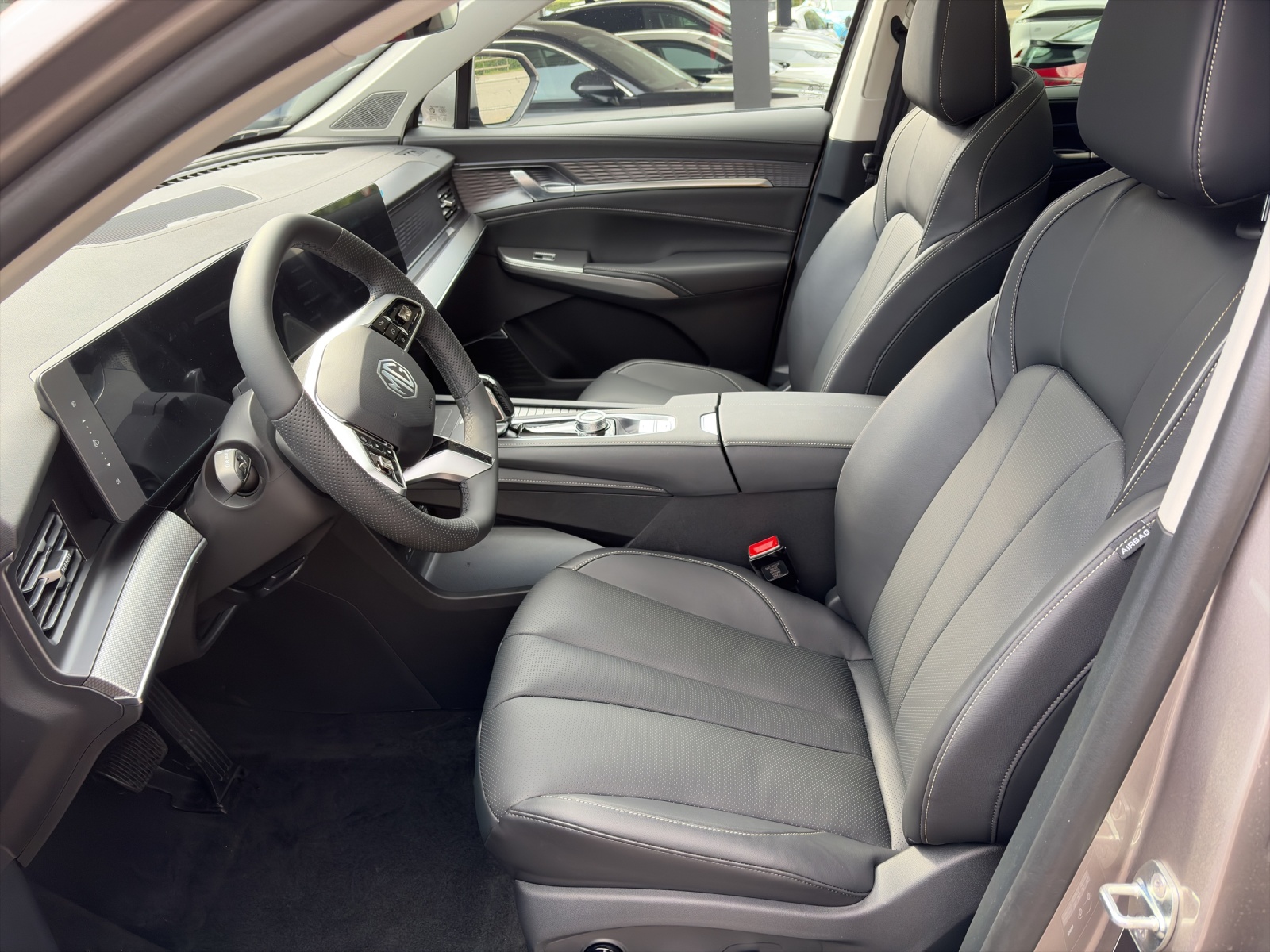 MG S9 1.5 PHEV Premium-showroom-element-3
