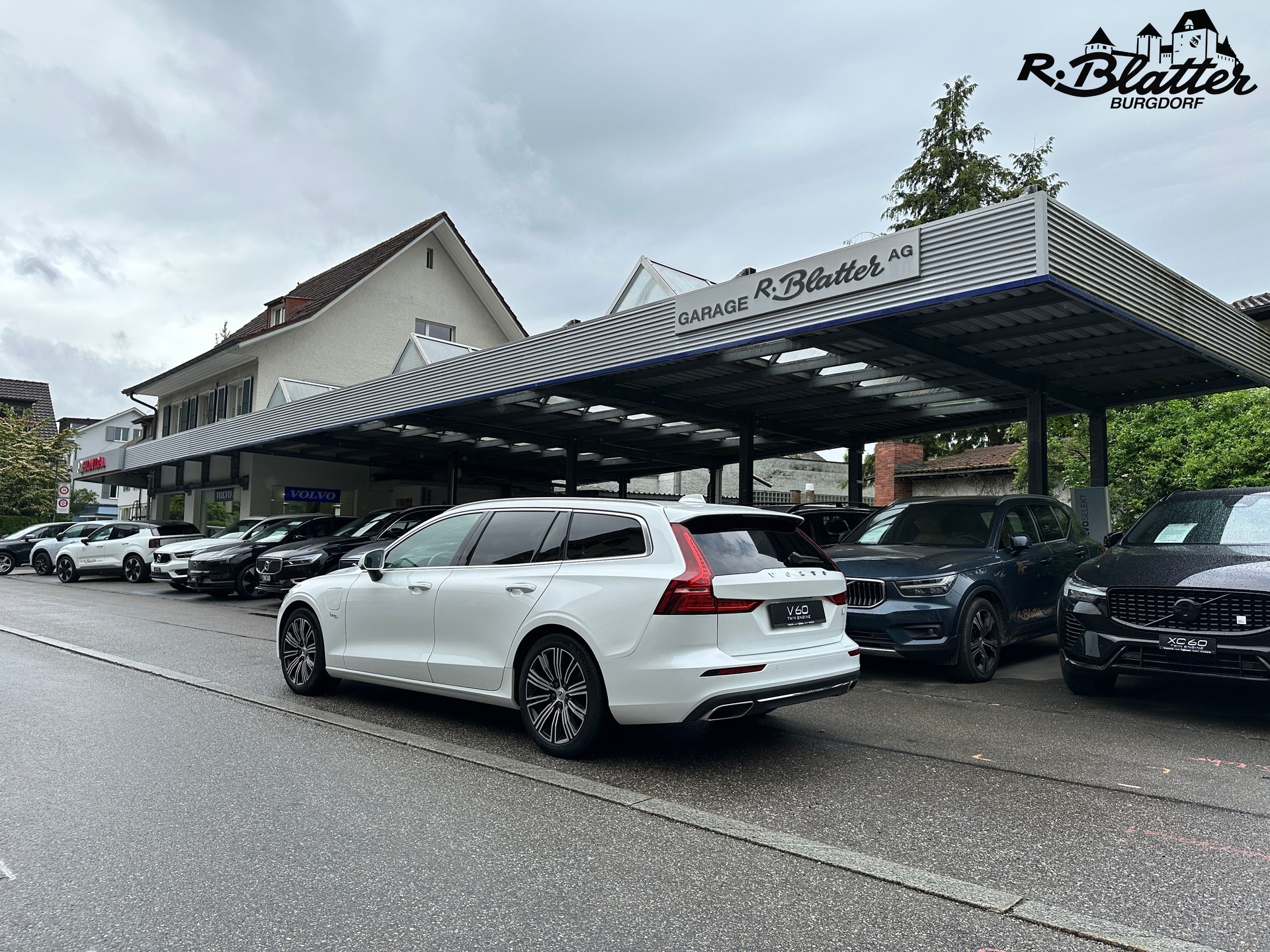 VOLVO V60 T6 eAWD Twin Engine Inscription Geartronic-showroom-element-3
