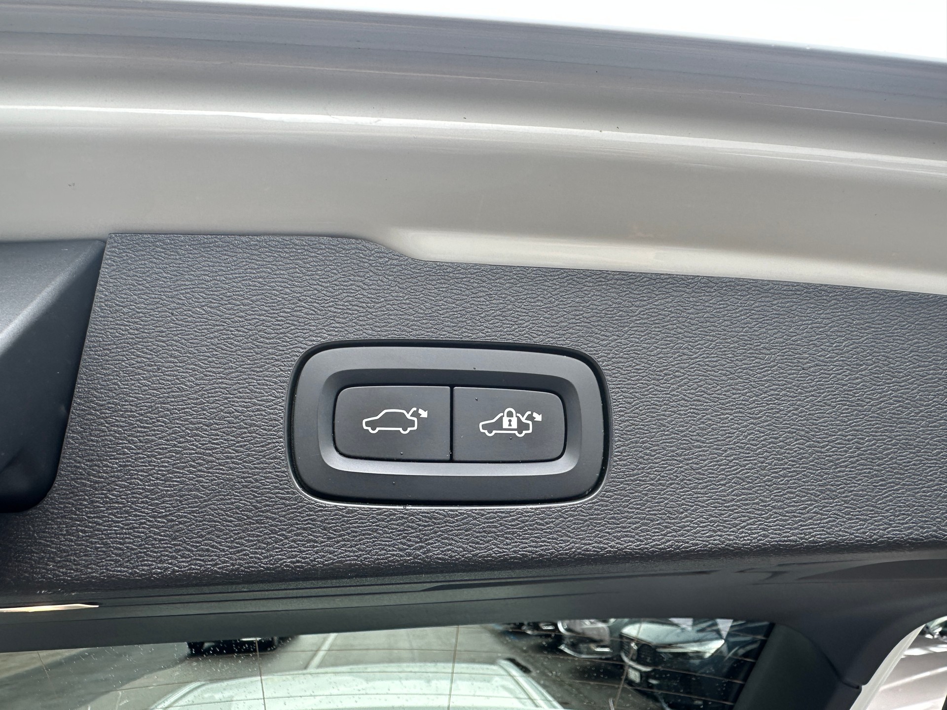 VOLVO V60 T6 eAWD Twin Engine Inscription Geartronic-image-17