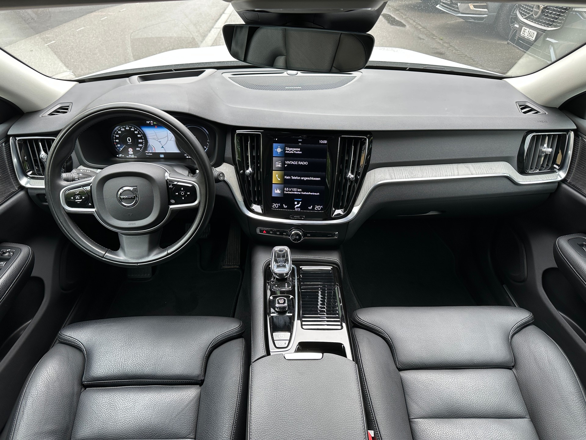 VOLVO V60 T6 eAWD Twin Engine Inscription Geartronic-image-7