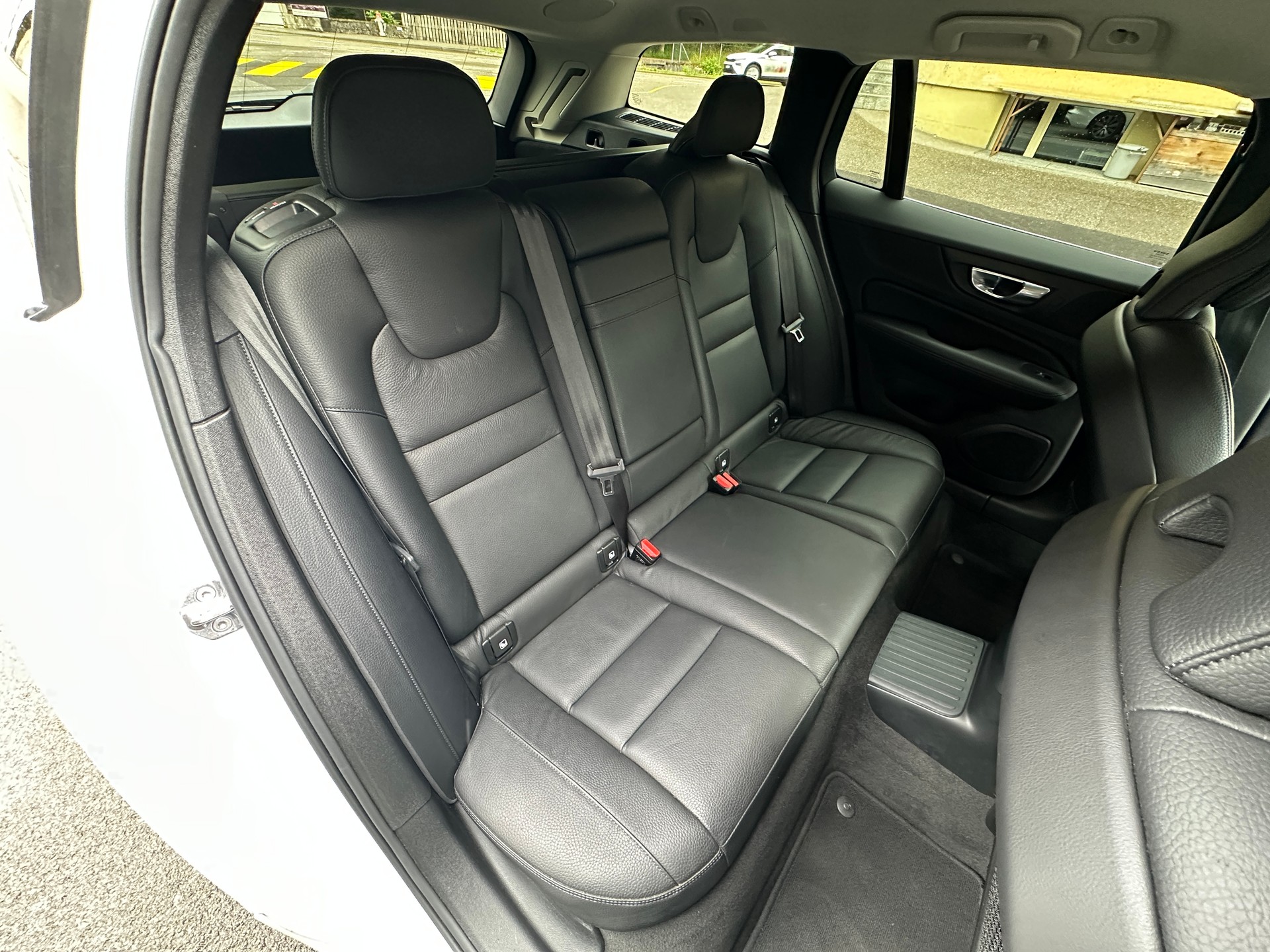 VOLVO V60 T6 eAWD Twin Engine Inscription Geartronic-image-13