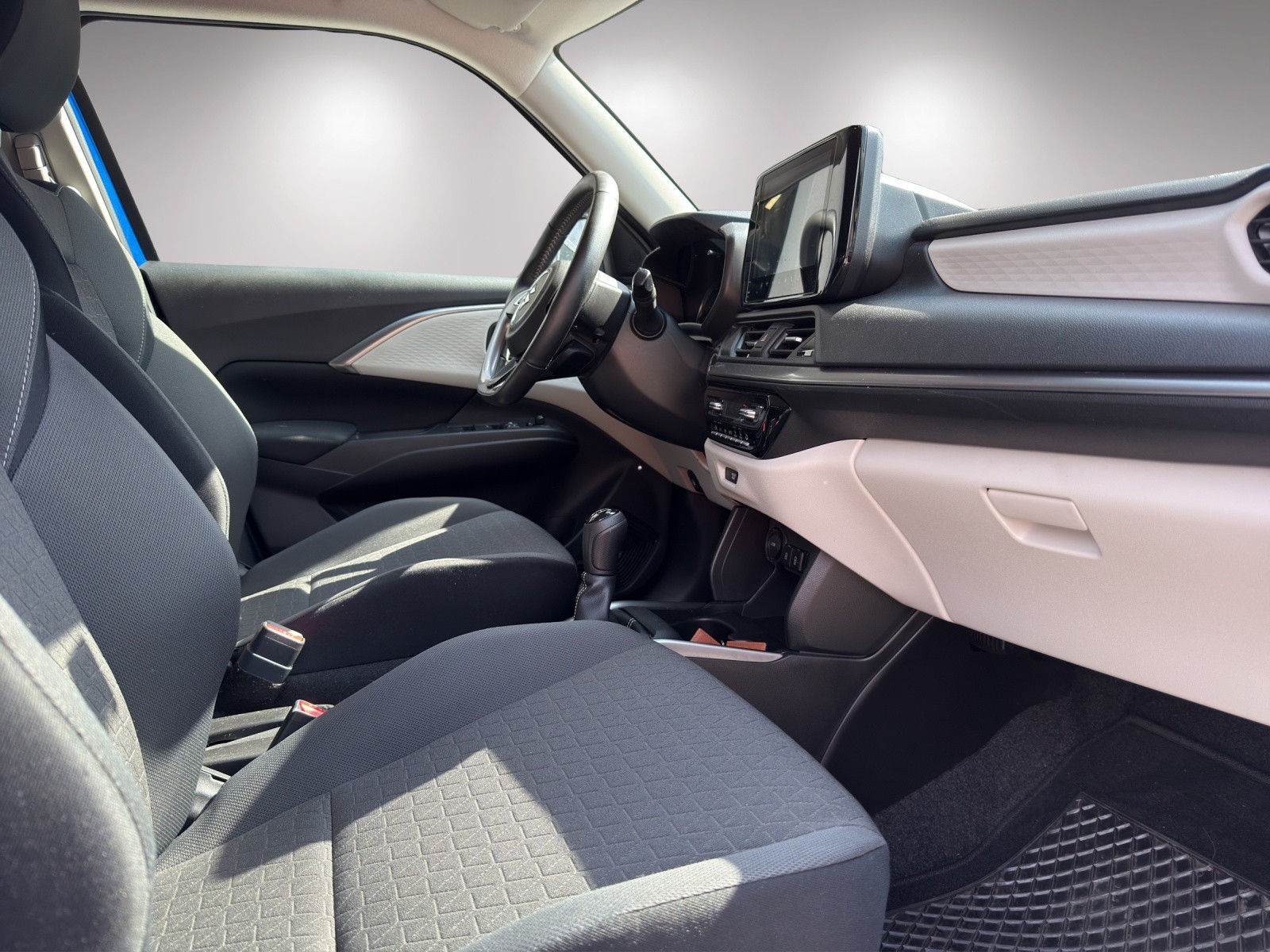 SUZUKI Swift 1.2 Compact Top 4x4 Hybrid-image-11
