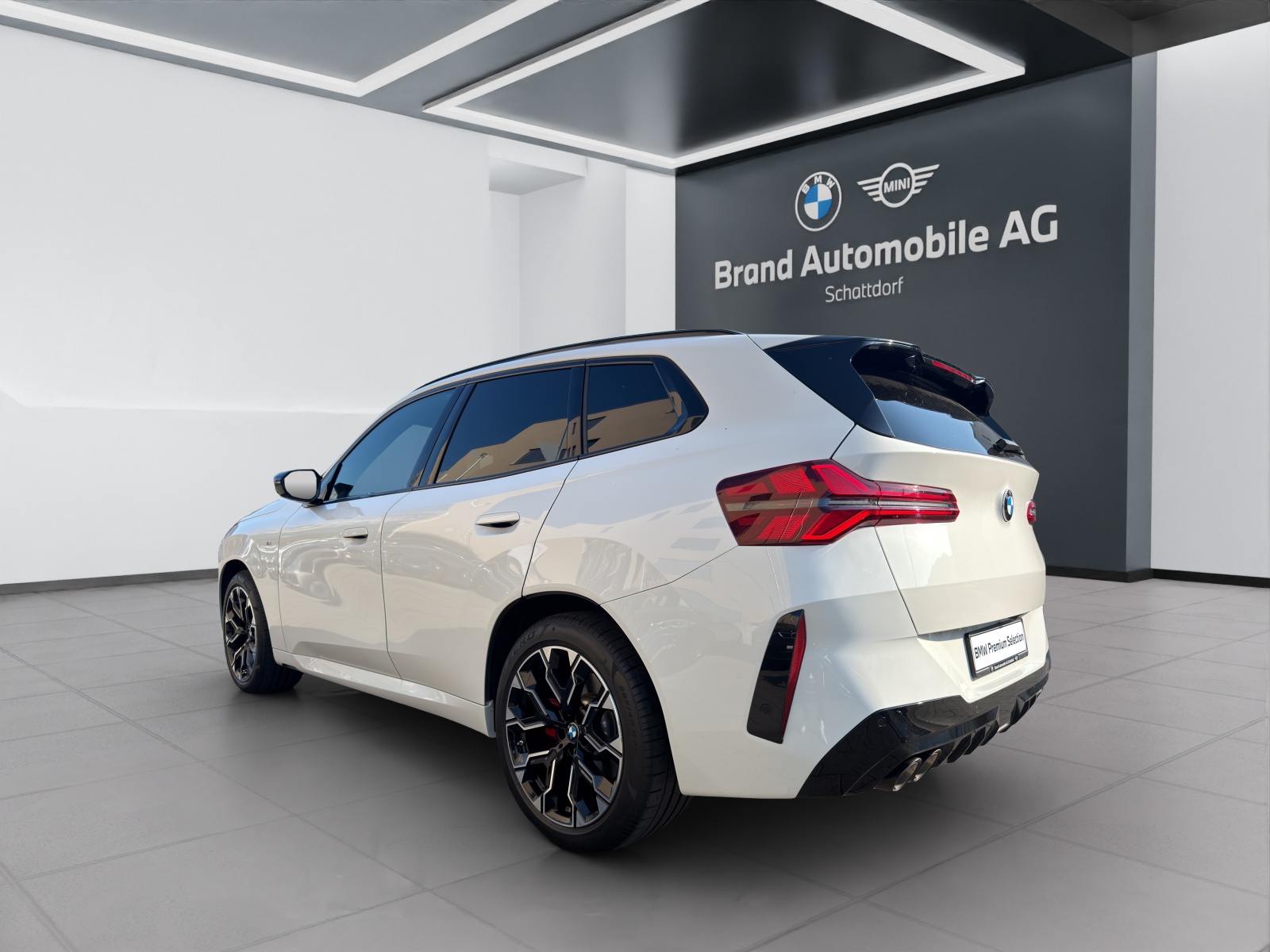 BMW X3 M50i-showroom-element-2