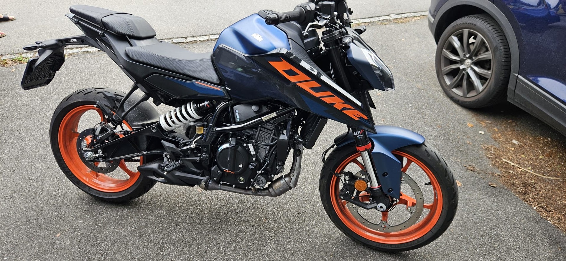 KTM 125 Duke-image-2