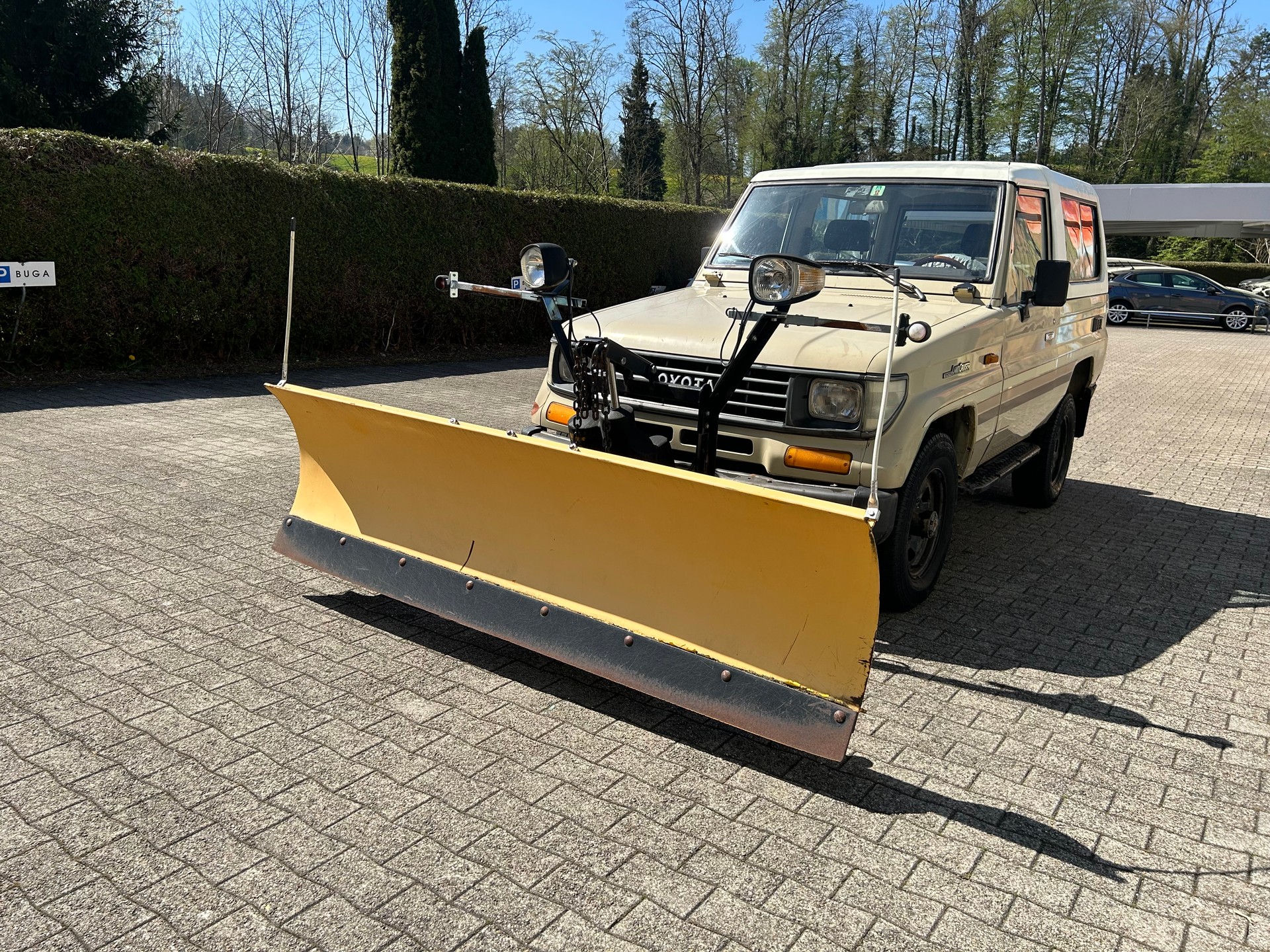 TOYOTA RJ 73 LV-MNEW FRP-Top-image-1