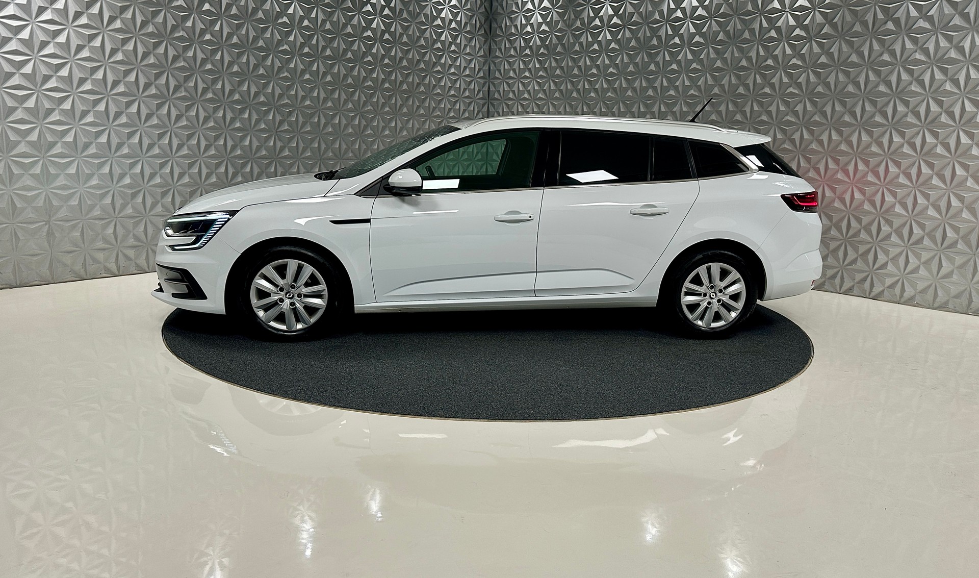 RENAULT Mégane Grandtour 1.5 dCi Business EDC-image-7