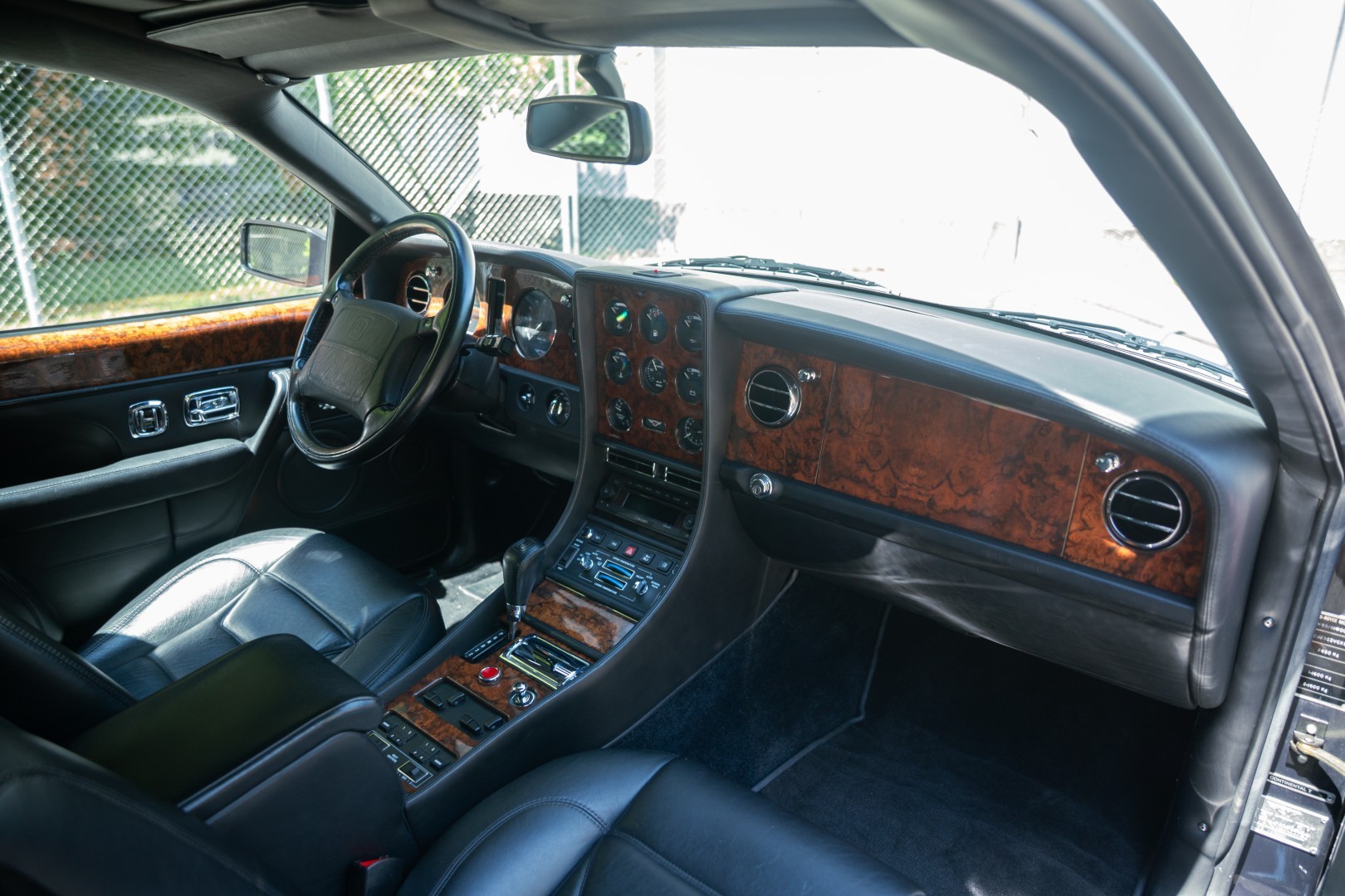 BENTLEY Continental T Coupé-image-14