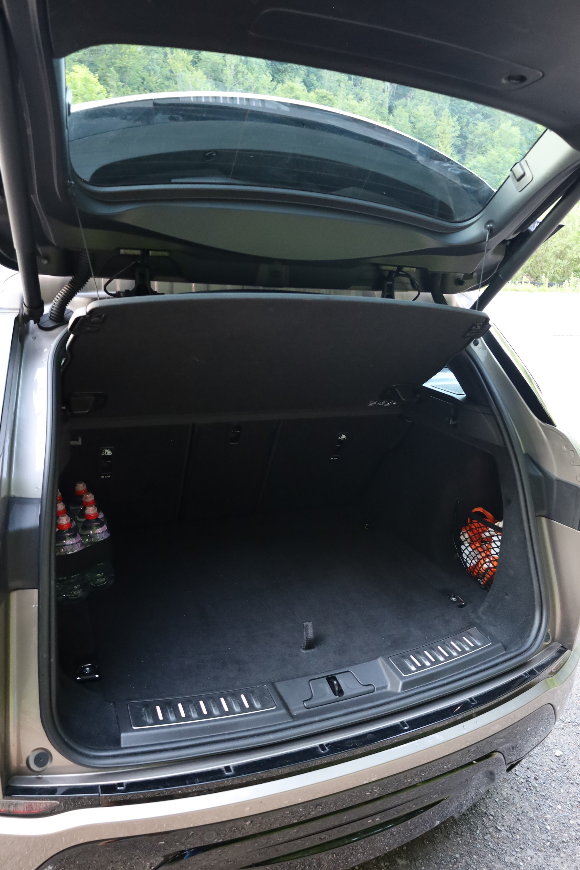 LAND ROVER 1.5 T 300e R-Dynamic Autobiography-image-17