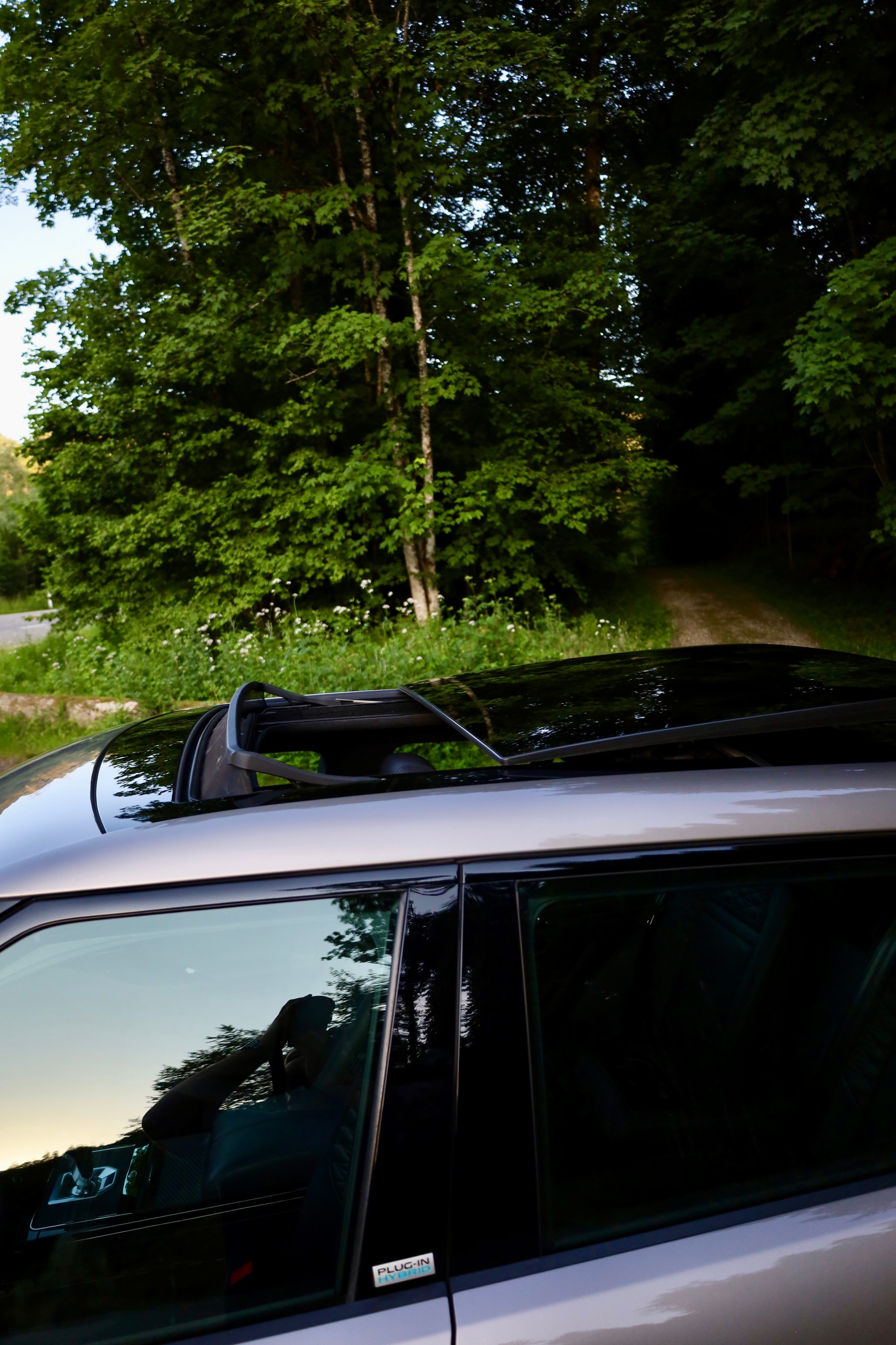 LAND ROVER 1.5 T 300e R-Dynamic Autobiography-image-7