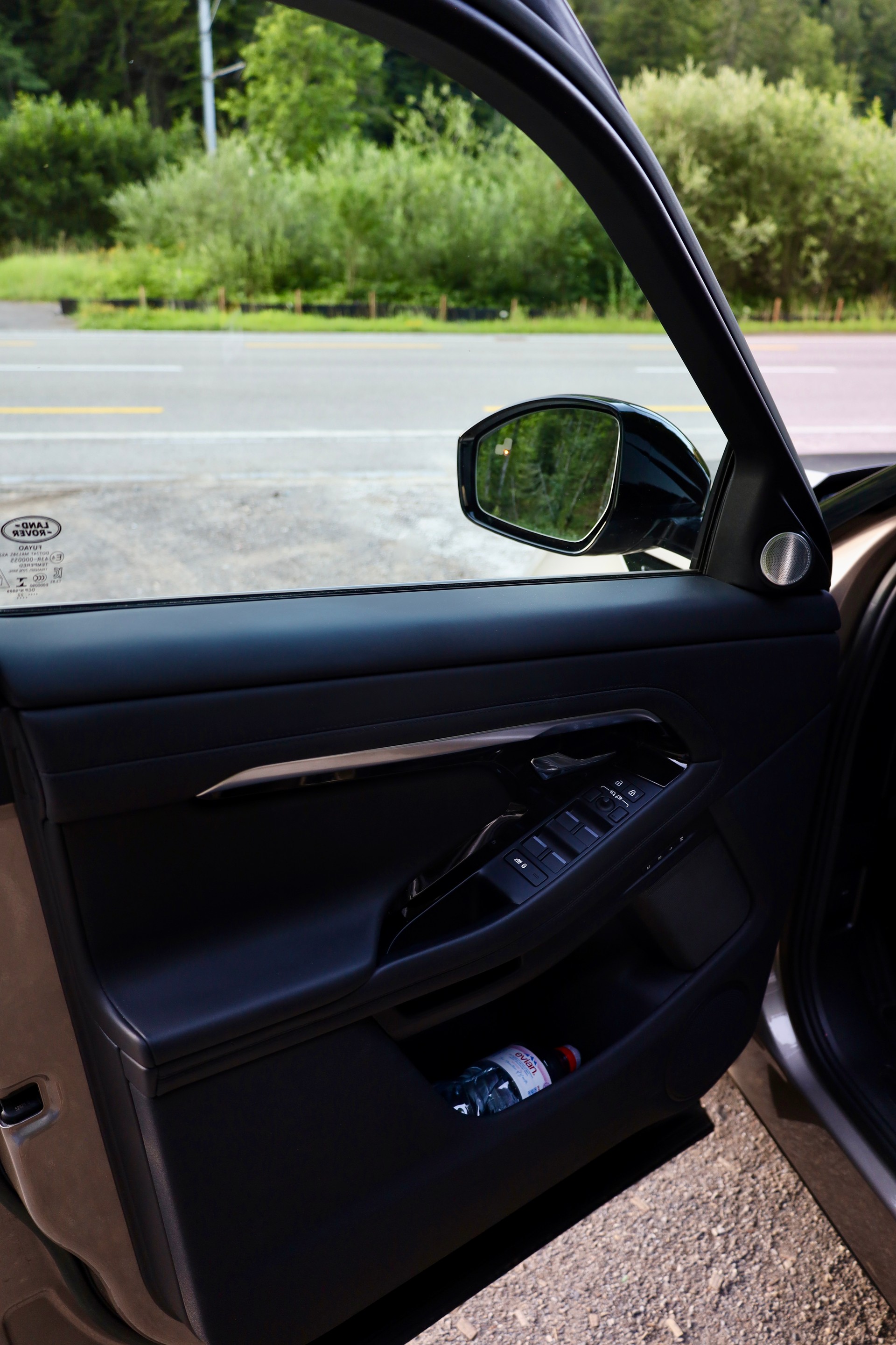 LAND ROVER 1.5 T 300e R-Dynamic Autobiography-image-13
