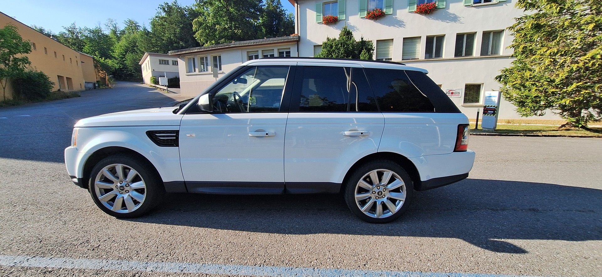 LAND ROVER Range Rover Sport 3.0 TDV6 Zermatt Automatic-showroom-element-3
