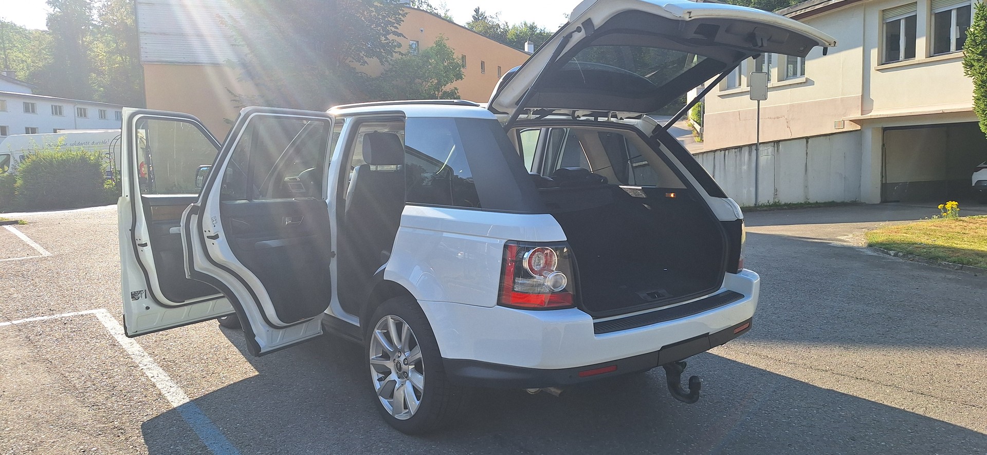 LAND ROVER Range Rover Sport 3.0 TDV6 Zermatt Automatic-image-18