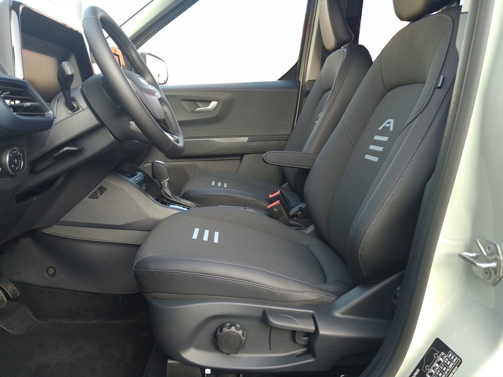 FORD Tourneo Courier 1.0 EcoBoost Active-image-11