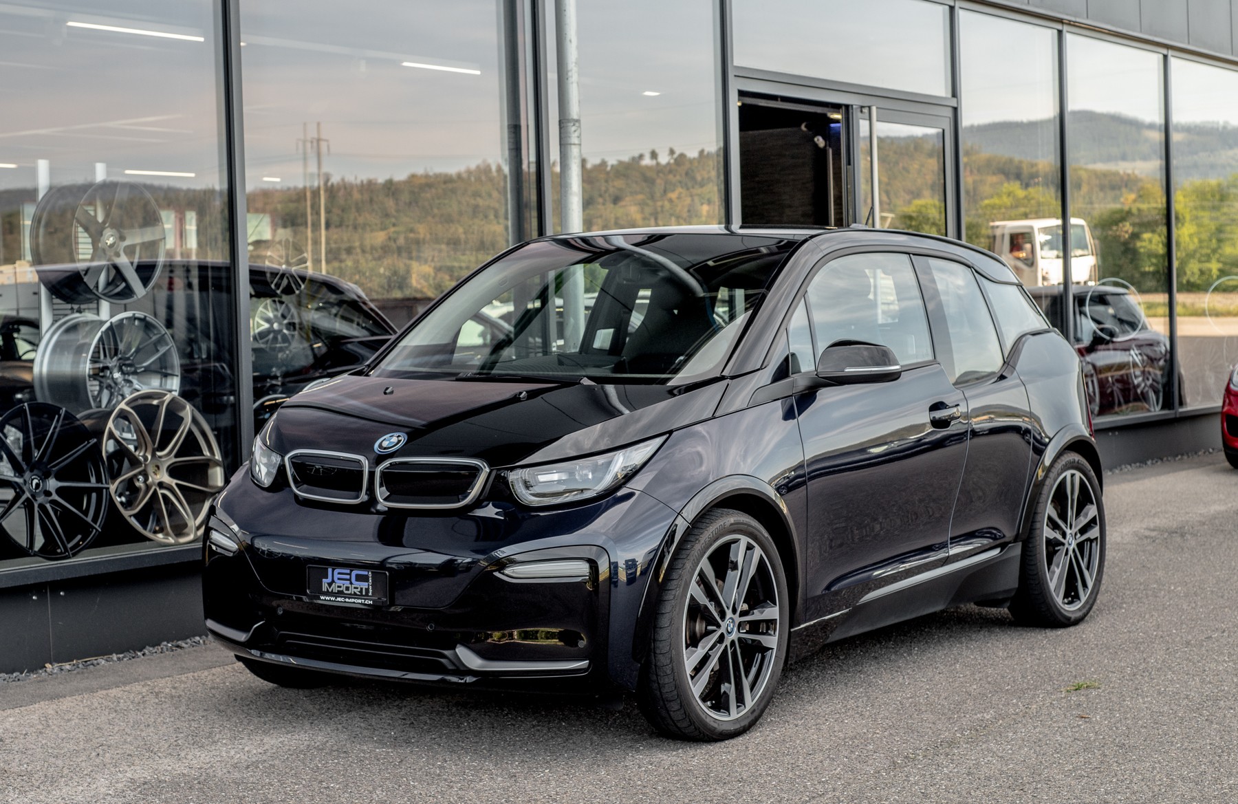 BMW i3s (94Ah) Range Extender Hybrid-showroom-element-1