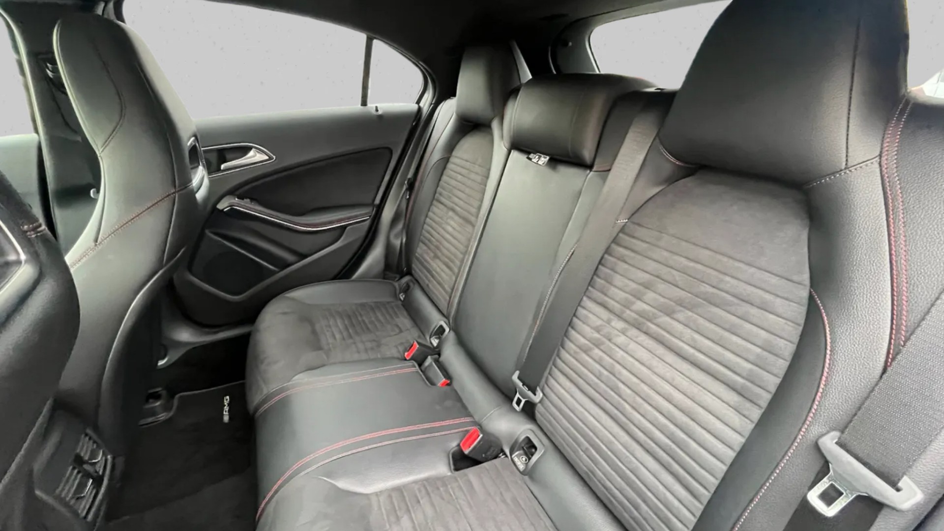 MERCEDES-BENZ A 180 AMG Line 7G-DCT (offre exceptionnelle)-image-13