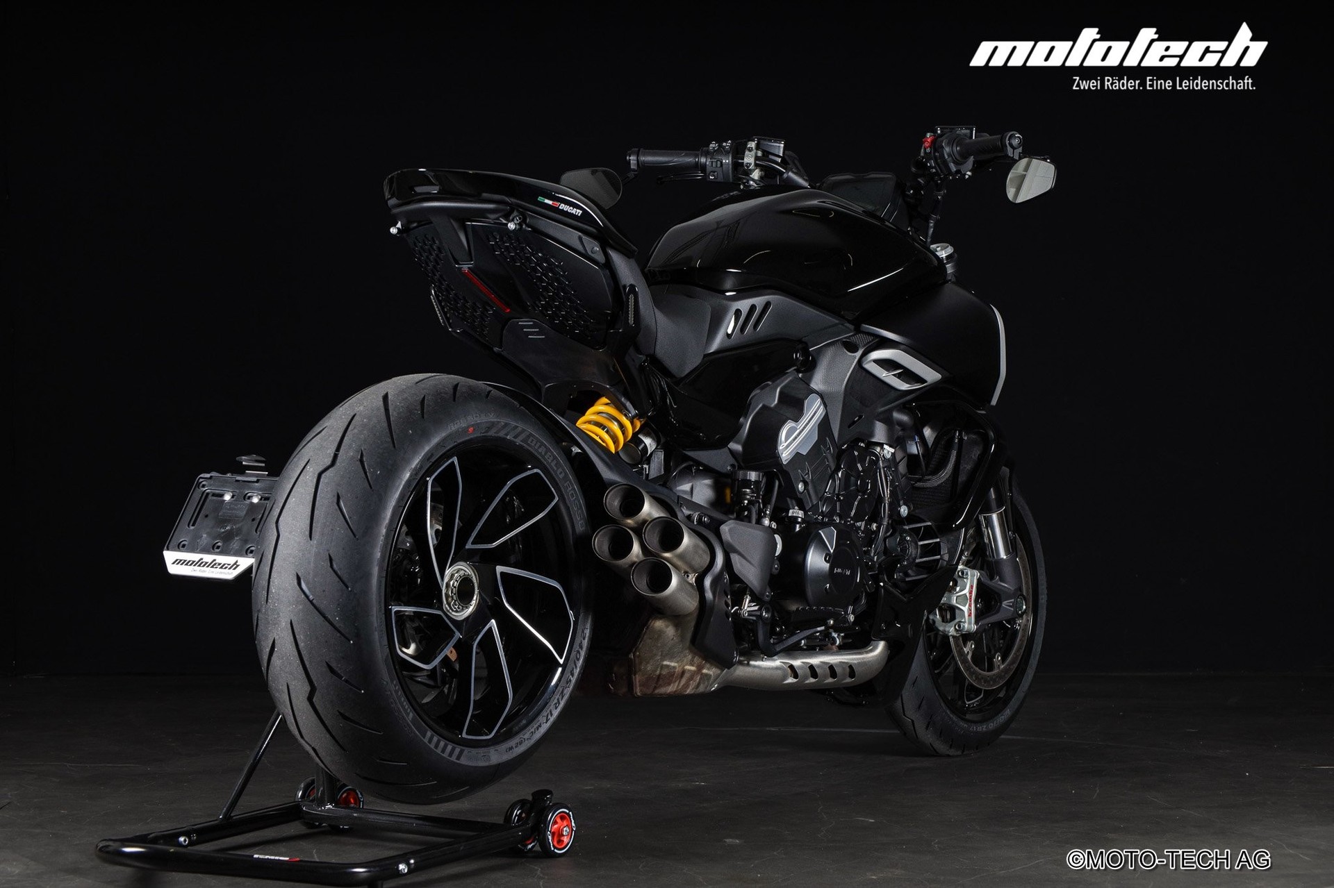 DUCATI Diavel V4-image-2