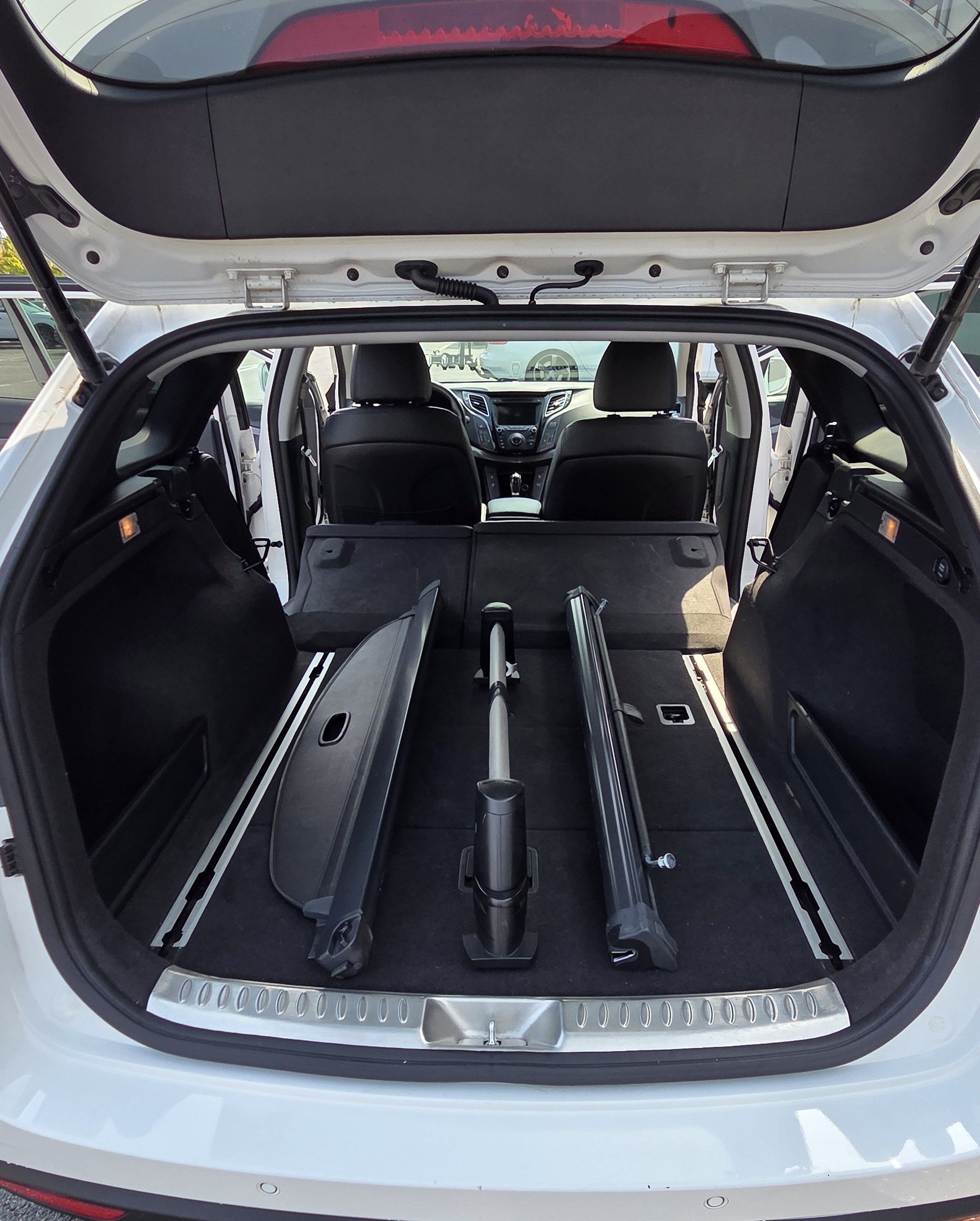 HYUNDAI 2.0 GDi Premium-image-14