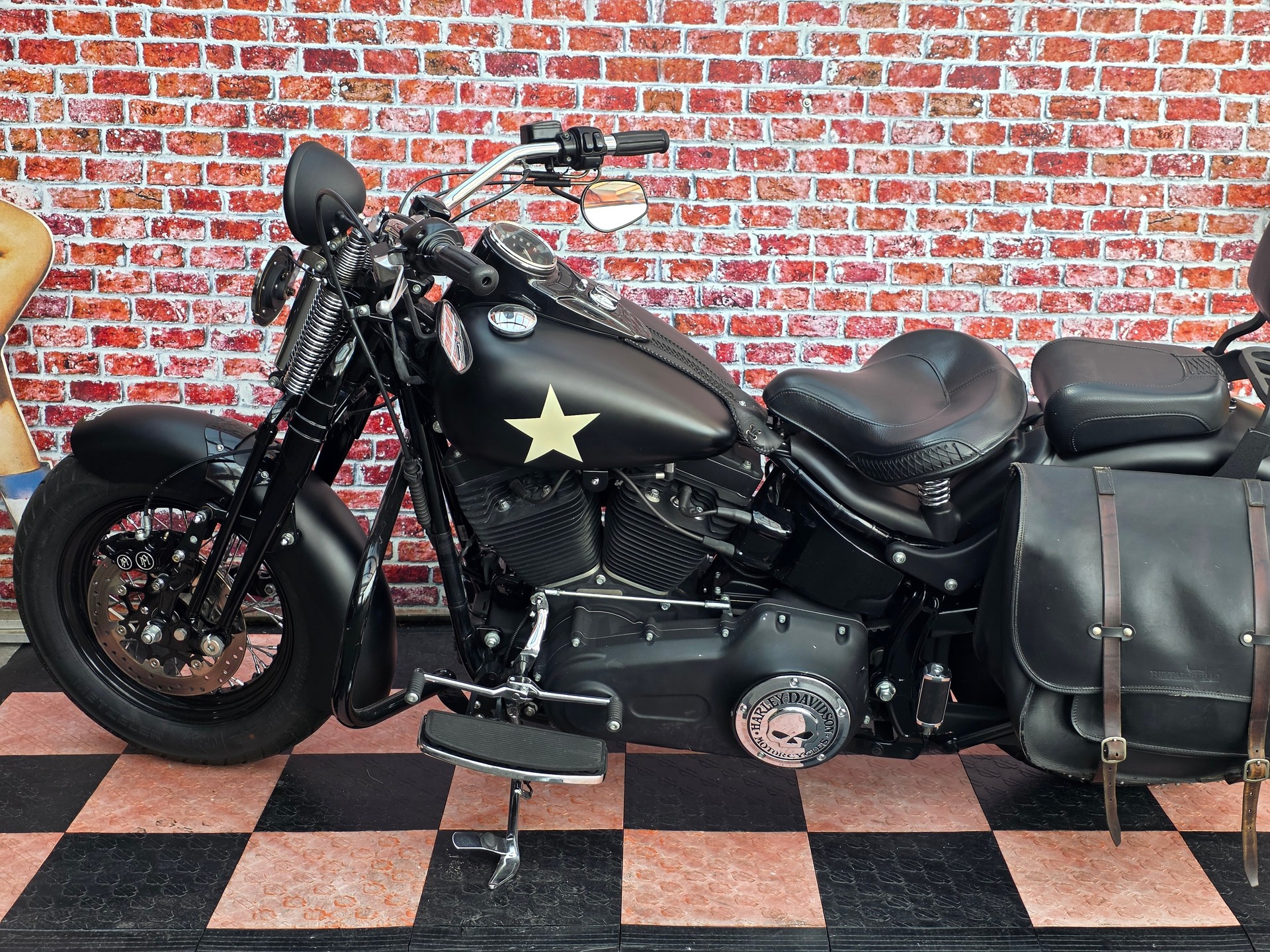 HARLEY-DAVIDSON FLSTSB Cross Bones-image-3