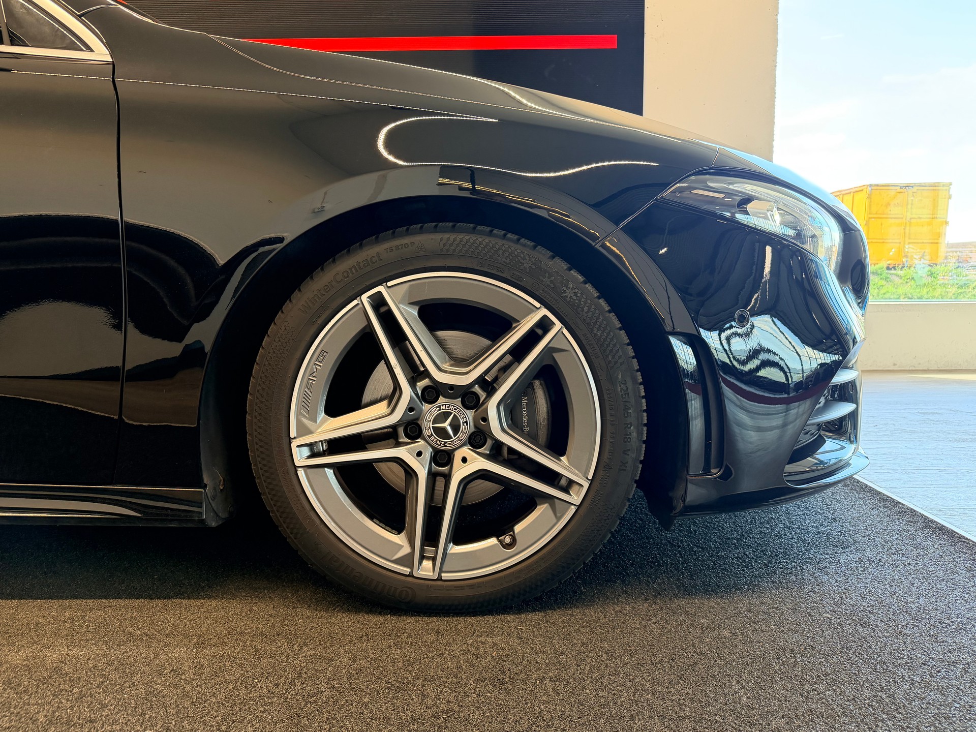 MERCEDES-BENZ A 200 AMG Line 7G-DCT-image-5