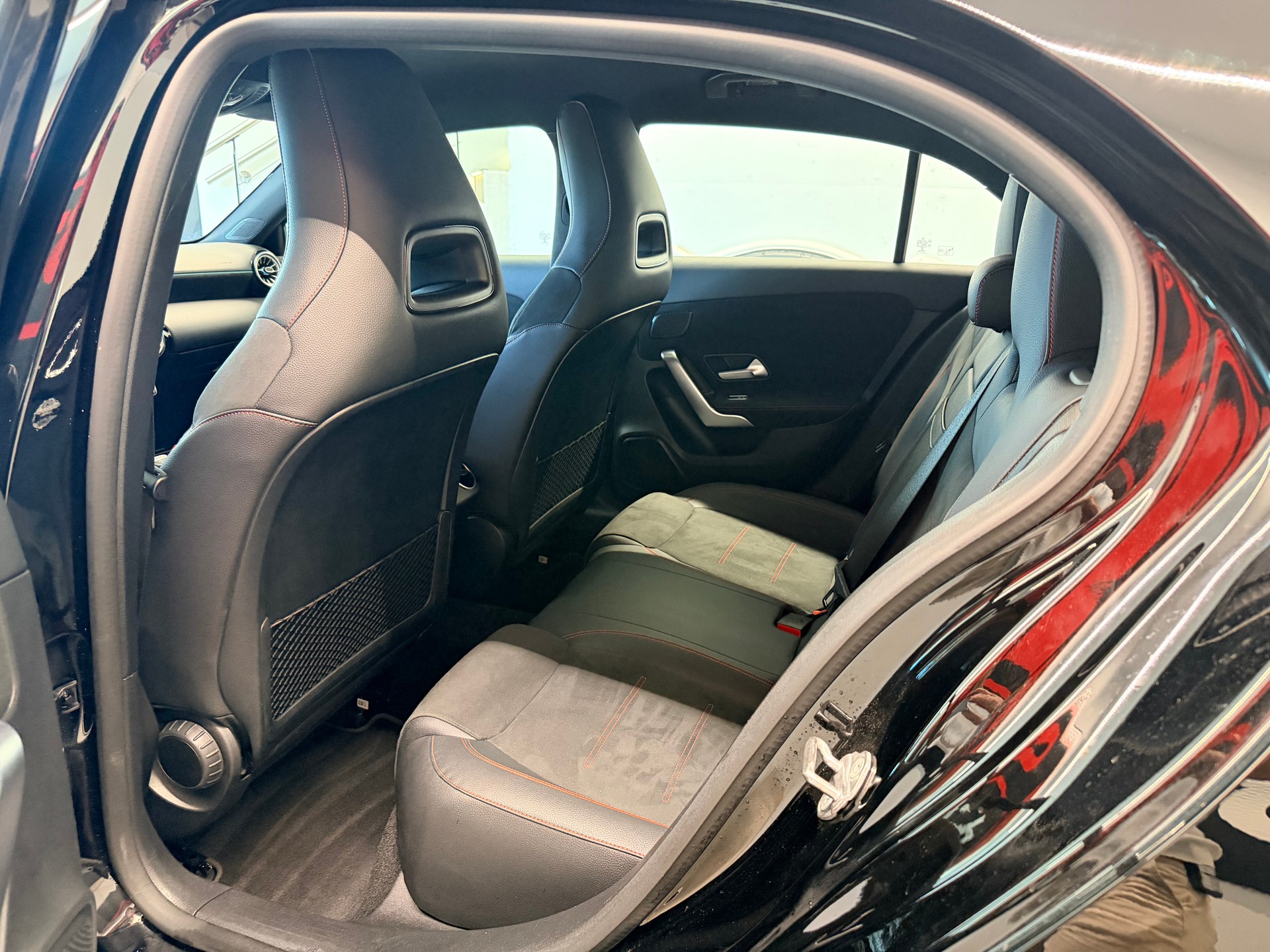MERCEDES-BENZ A 200 AMG Line 7G-DCT-image-14