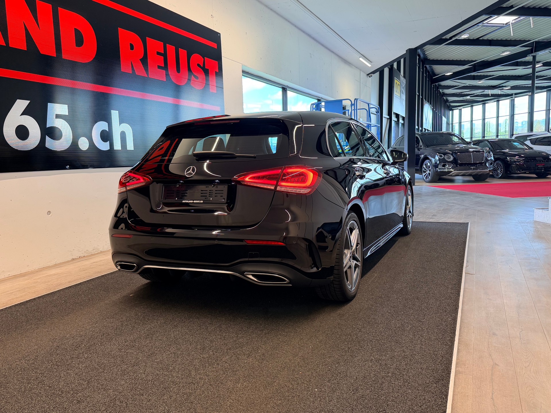 MERCEDES-BENZ A 200 AMG Line 7G-DCT-image-6