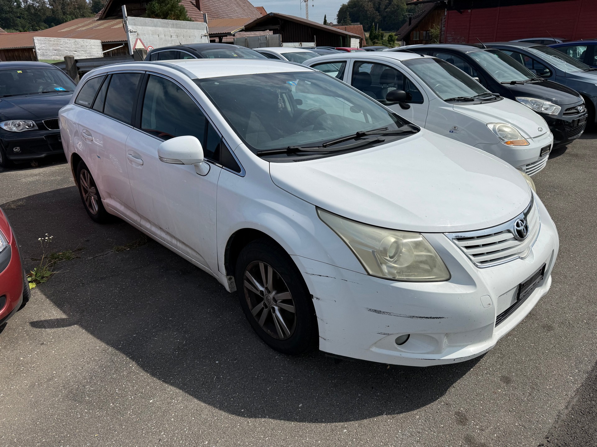 TOYOTA Avensis SW 2.0 Linea Luna Multidrive-image-1