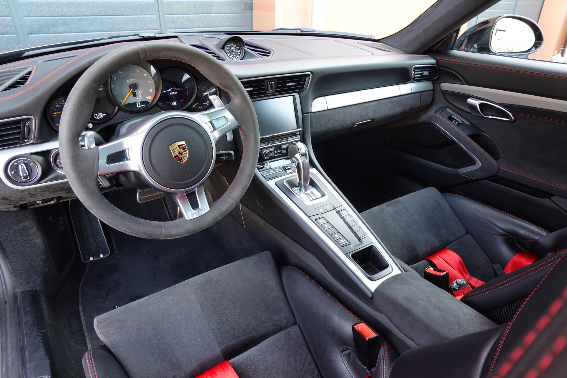 PORSCHE 911 GT3 PDK CH Auto "* Porsche Approved 05/2028 * Pack Clubsport * Sièges 918 Baquet Carbon * Lift Suspension * Phares LED *"-image-13