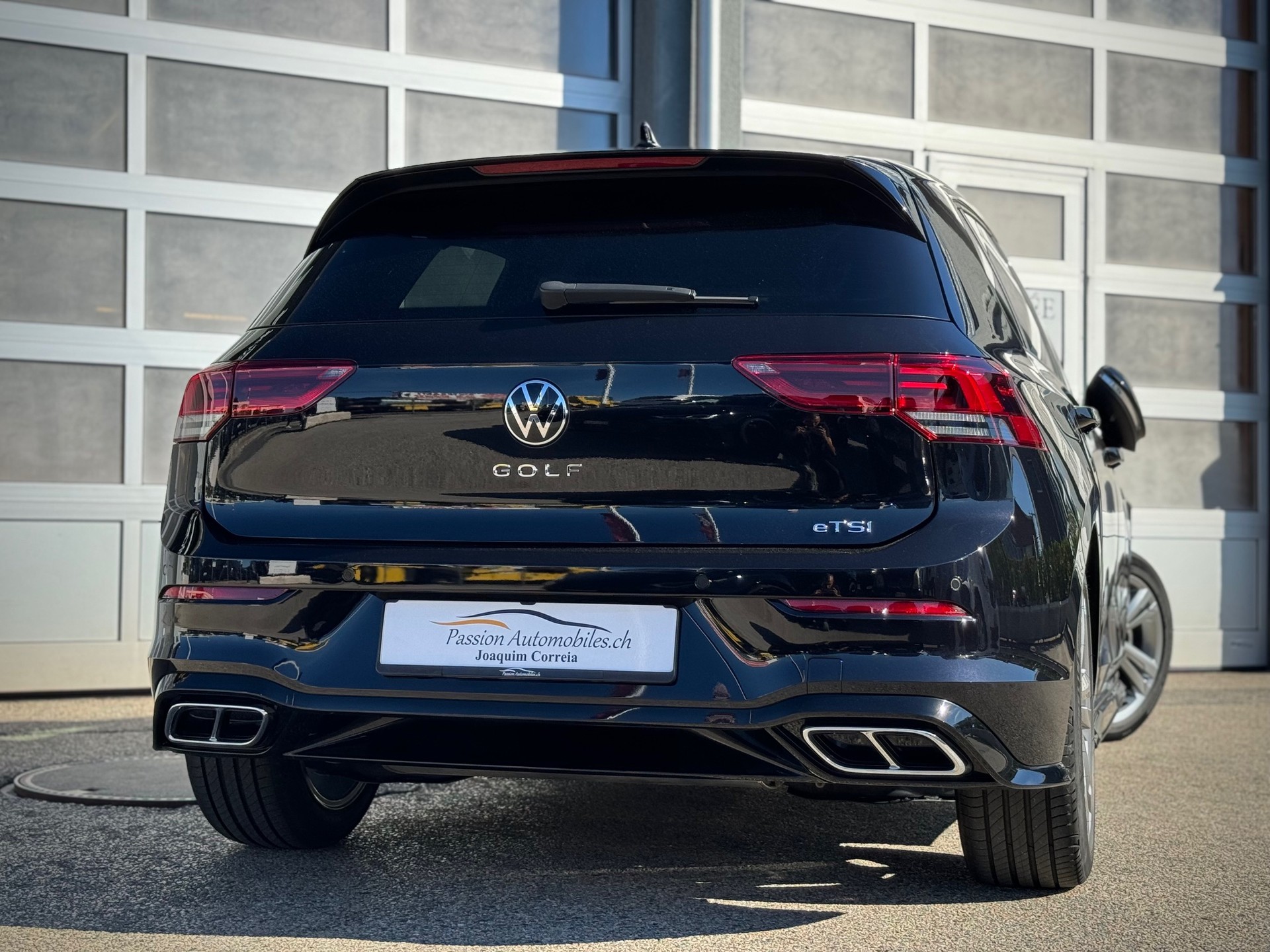 VW Golf 1.5 eTSI mHEV ACT R-Line DSG-image-1