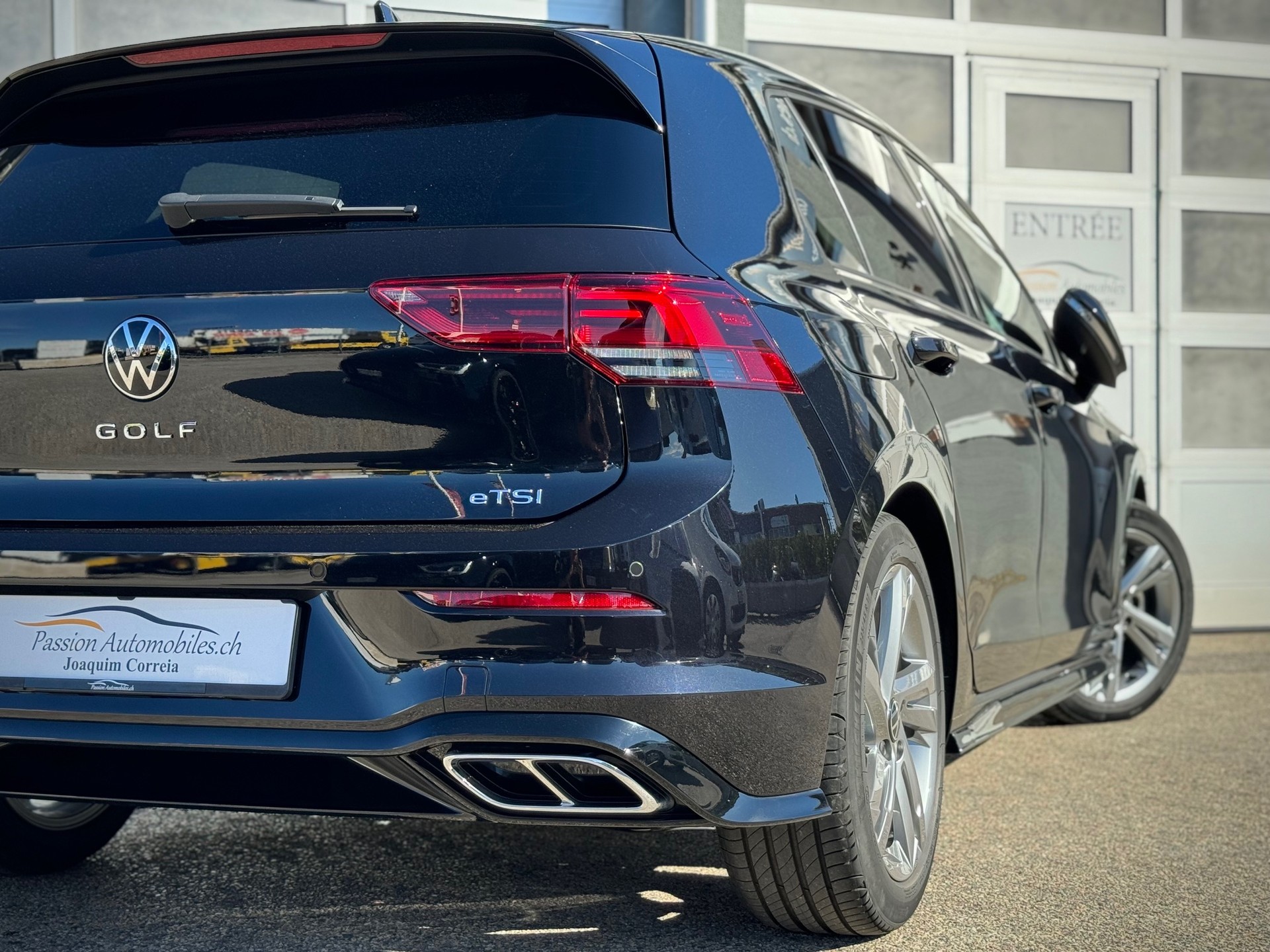 VW Golf 1.5 eTSI mHEV ACT R-Line DSG-image-3