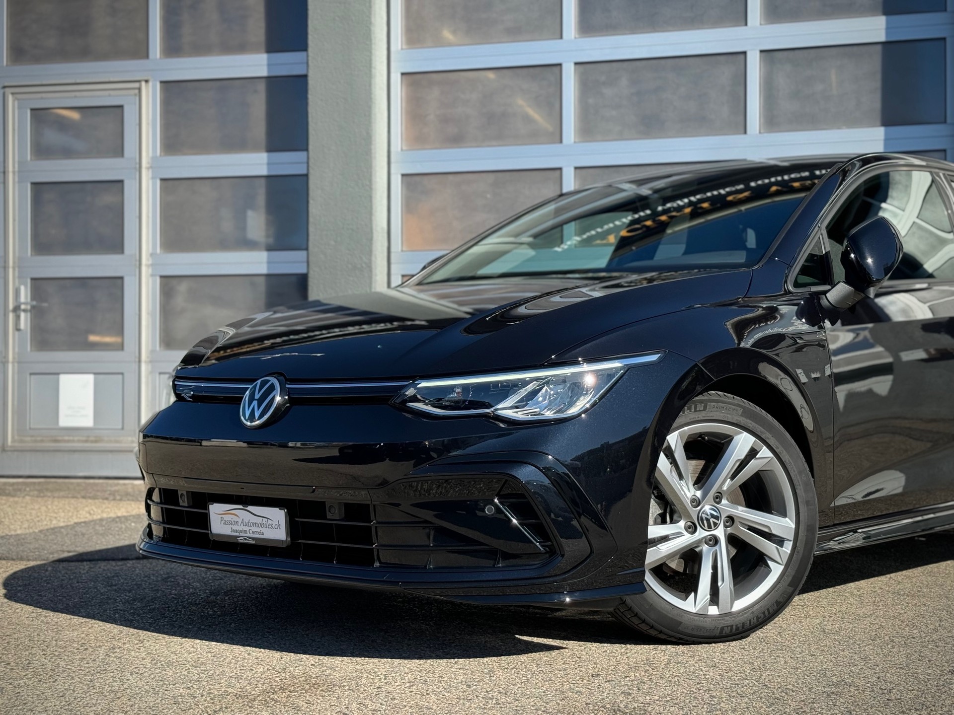 VW Golf 1.5 eTSI mHEV ACT R-Line DSG-image-2