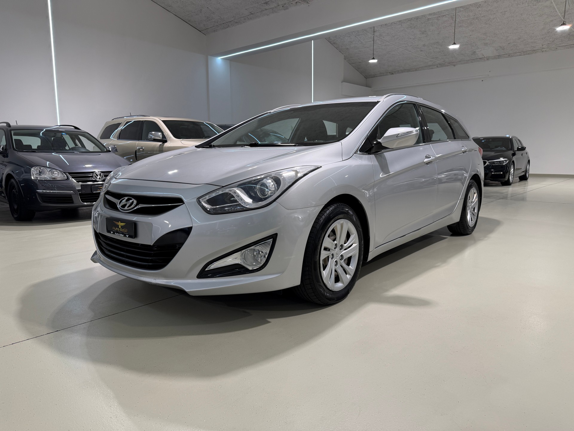 HYUNDAI i40 Wagon 1.7 CRDI Premium-showroom-element-1