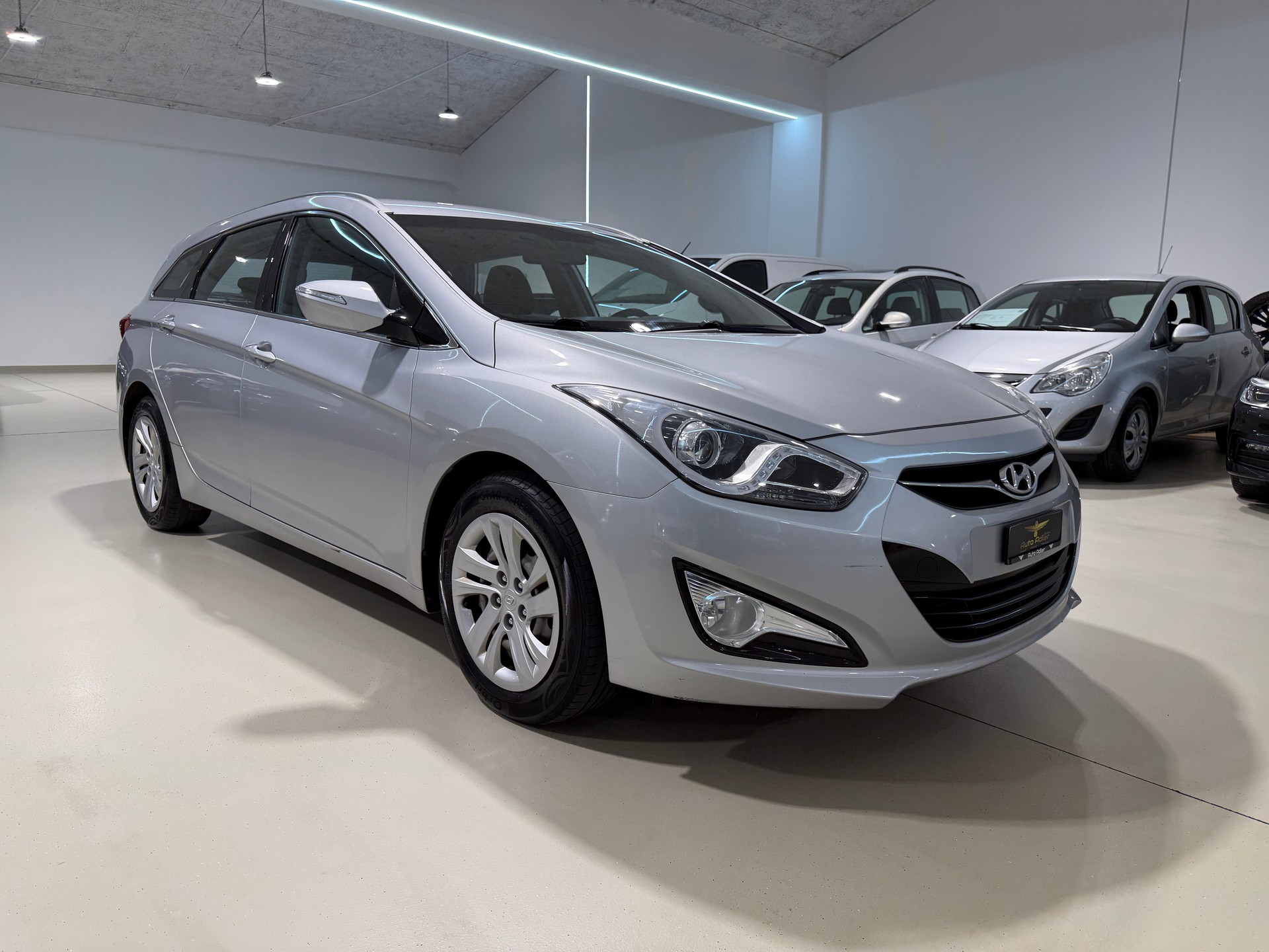 HYUNDAI i40 Wagon 1.7 CRDI Premium-showroom-element-2