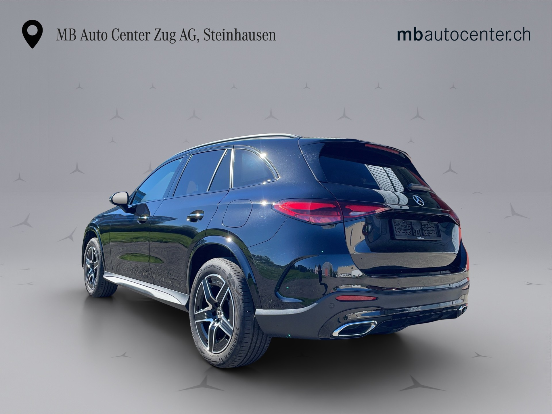 MERCEDES-BENZ GLC 300 e AMG Line 4matic-showroom-element-3