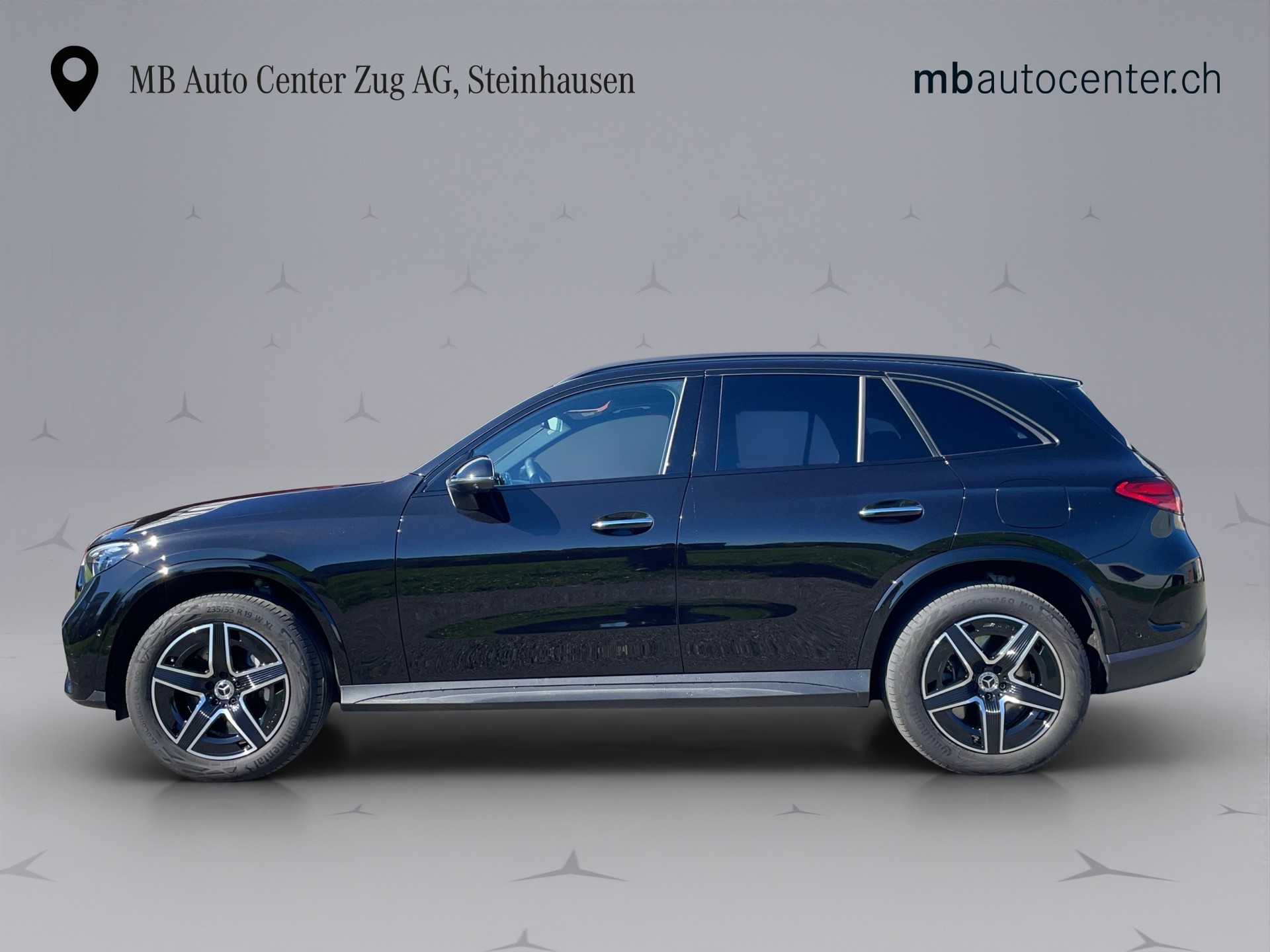 MERCEDES-BENZ GLC 300 e AMG Line 4matic-showroom-element-1