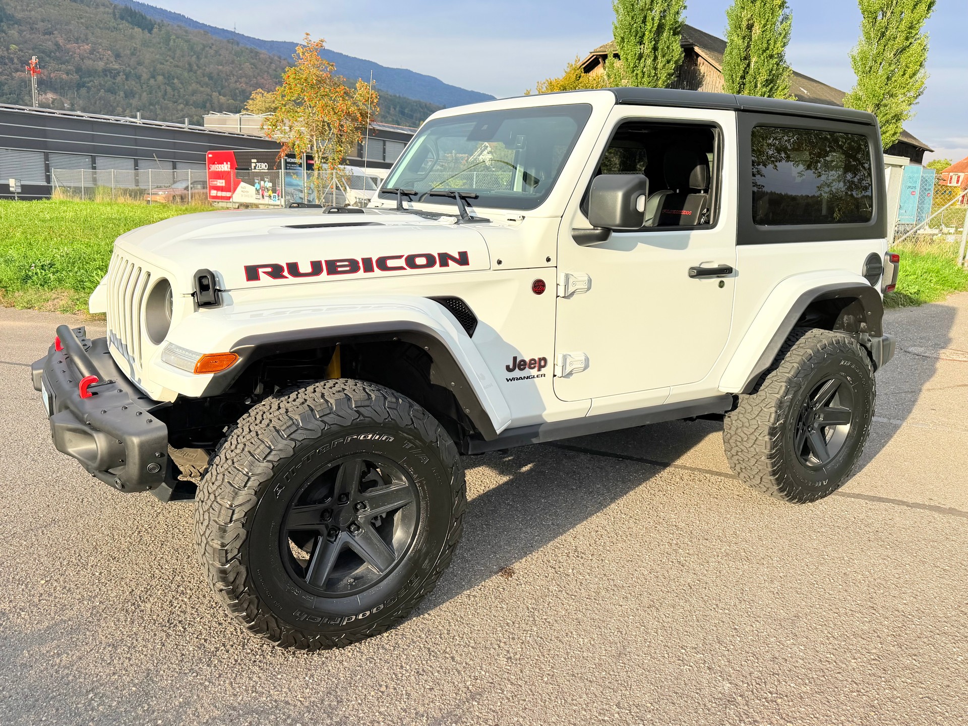 JEEP WRANGLER 2.2MJ RUBICON 4X4 "HÖHER + BREITER" ALLES MIT MFK !! VIEL UMGEBAUT !! FRISCH AB MFK !! AHK 2800 KG. GRATIS SERVICE.-showroom-element-3
