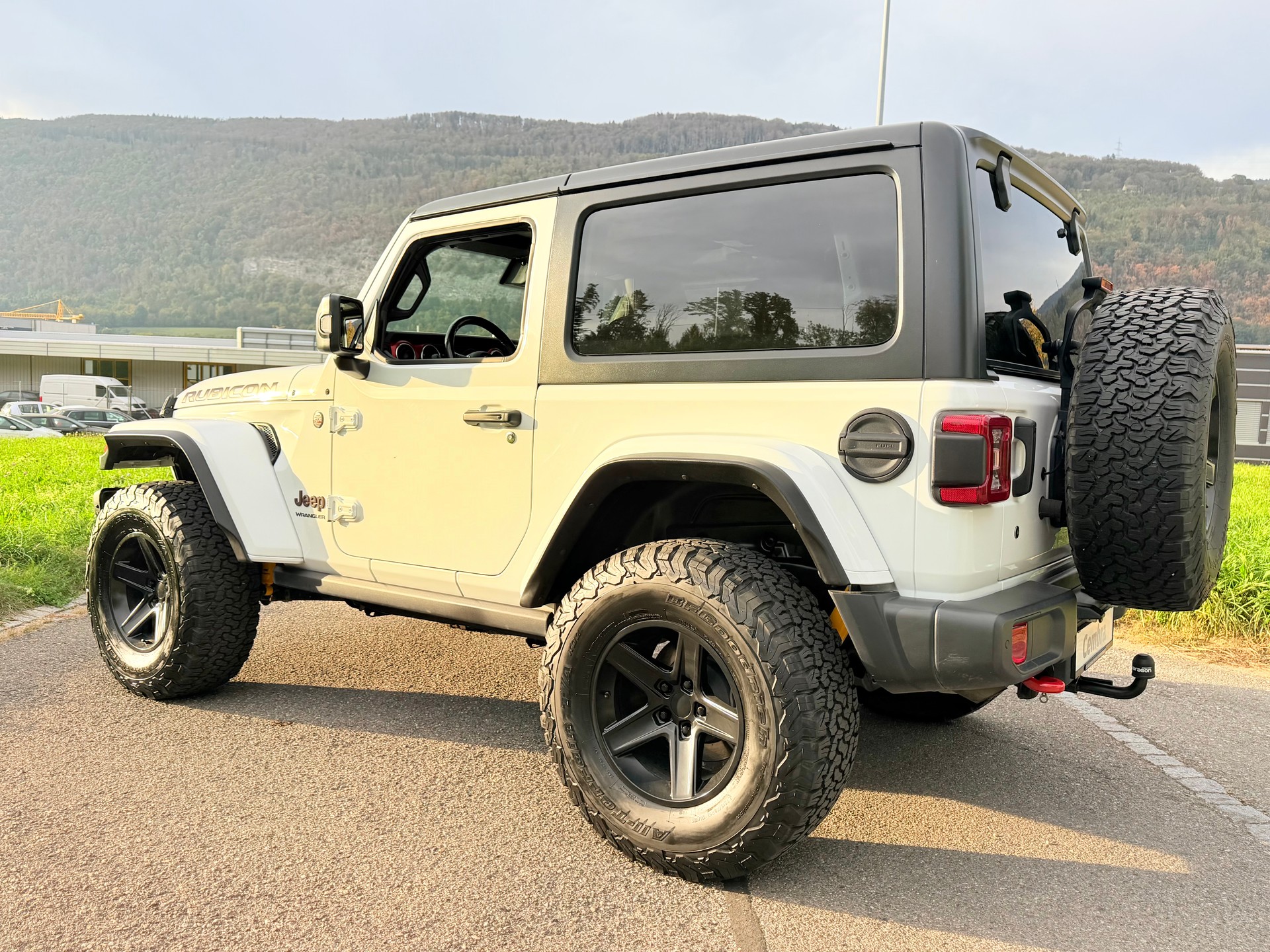 JEEP WRANGLER 2.2MJ RUBICON 4X4 "HÖHER + BREITER" ALLES MIT MFK !! VIEL UMGEBAUT !! FRISCH AB MFK !! AHK 2800 KG. MIT GRATIS SERVICE.-image-10