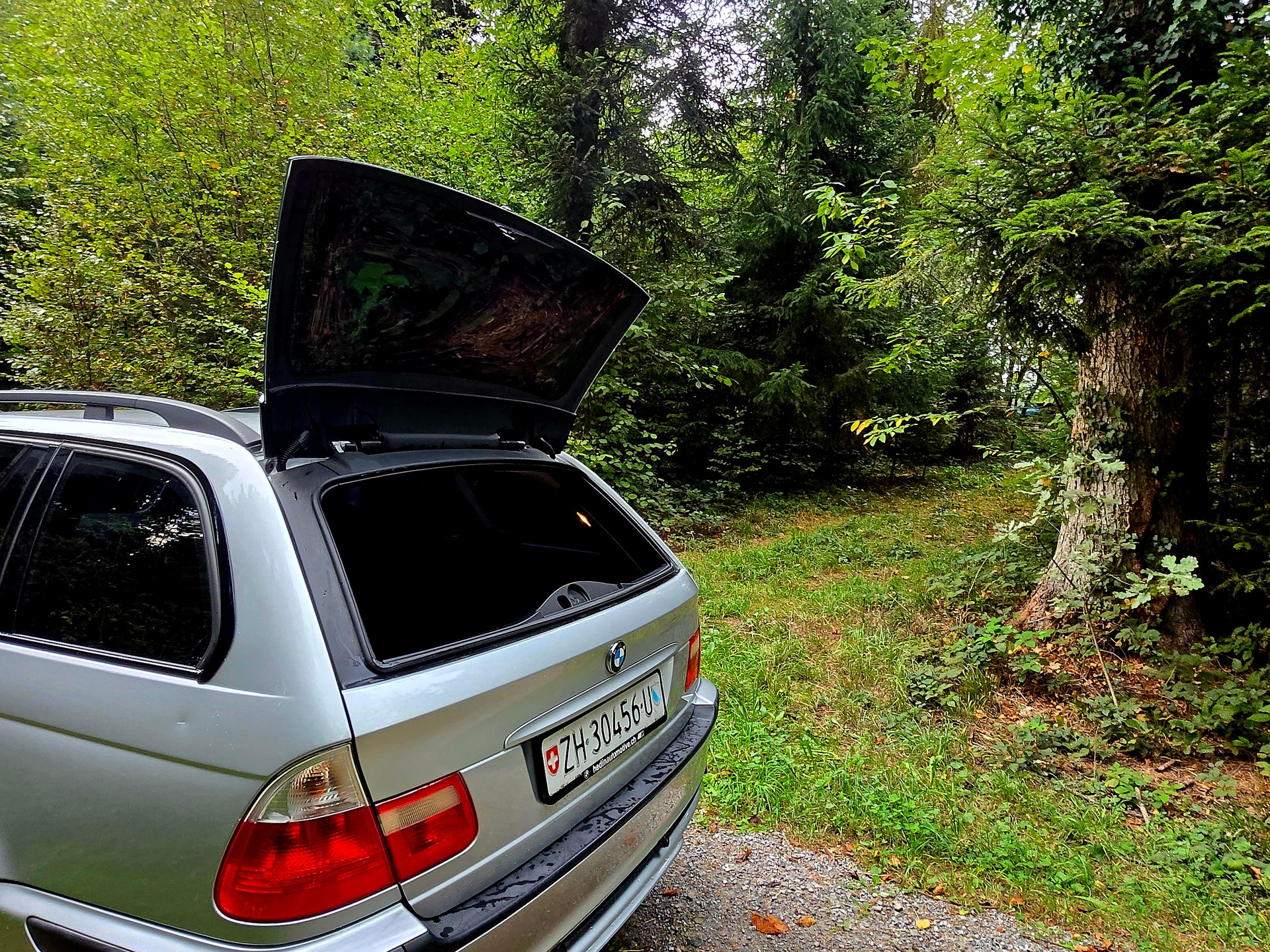 BMW 330xi Touring-image-3