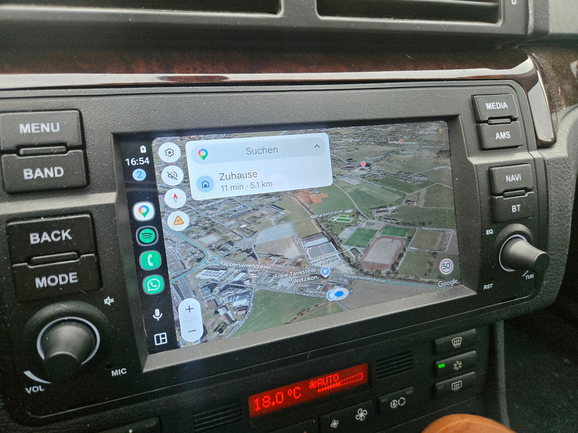BMW 330xi Touring-image-15