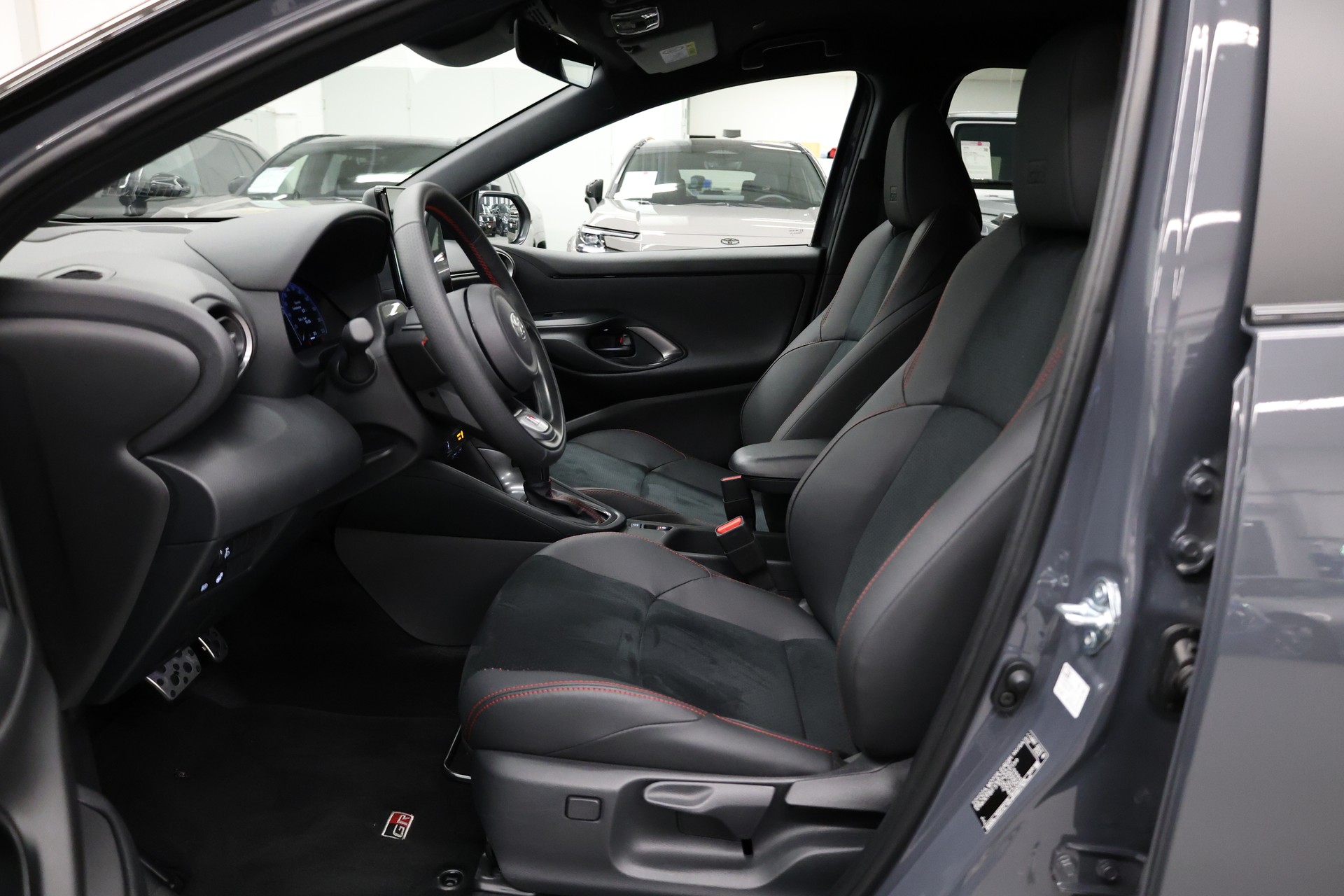 TOYOTA Yaris 1.5 VVT-i HSD GR Sport-image-18