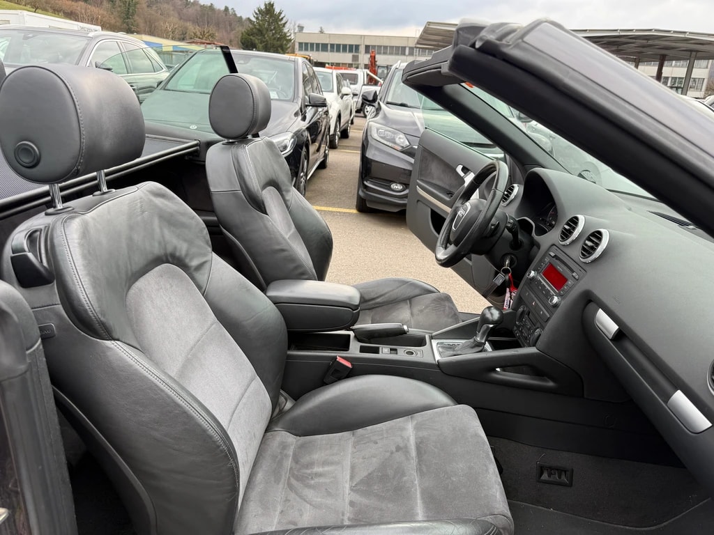 AUDI A3 Cabriolet 1.8 TFSI Ambition S-tronic-image-11