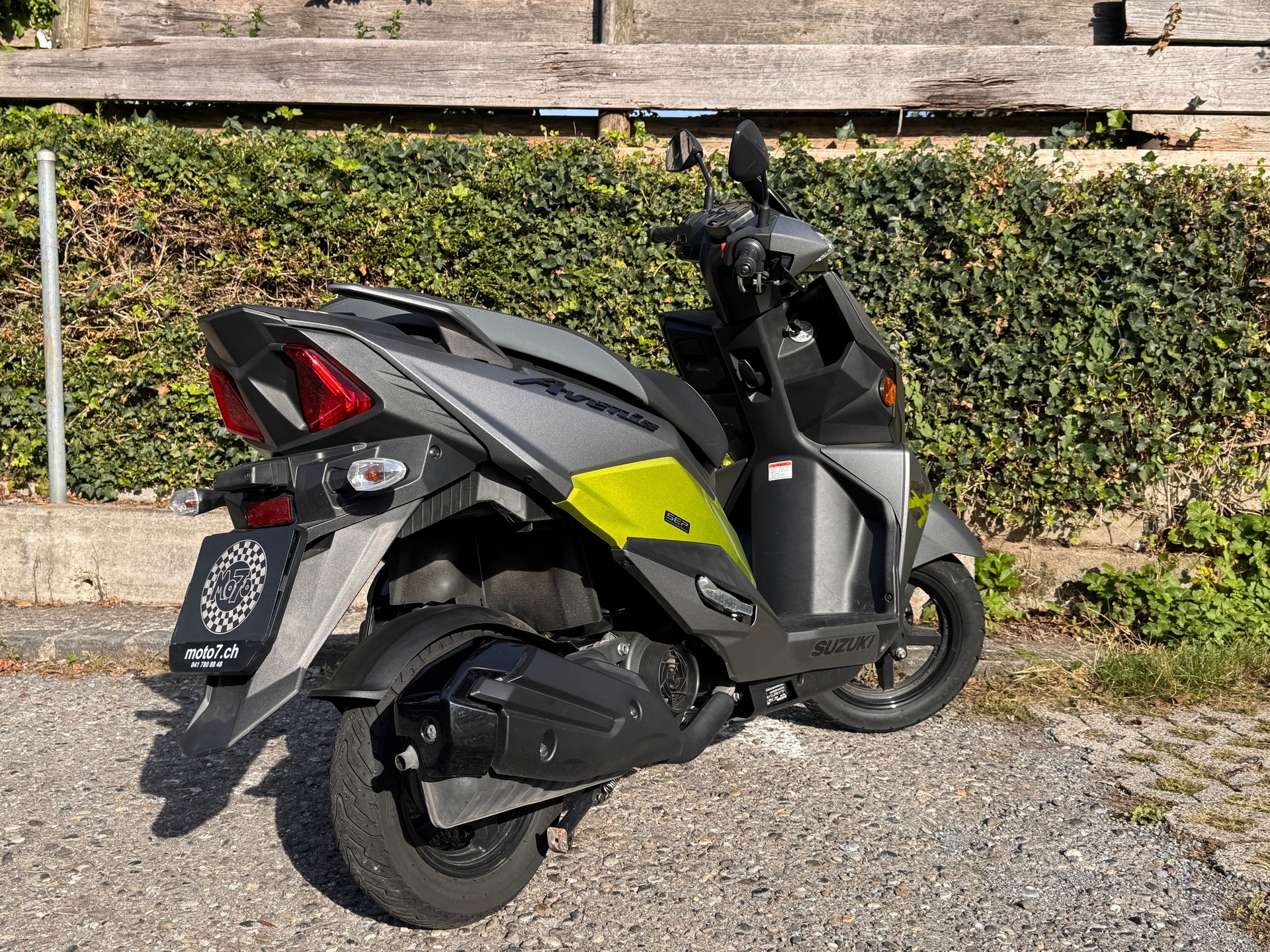 SUZUKI UN 125 Avenis-image-4