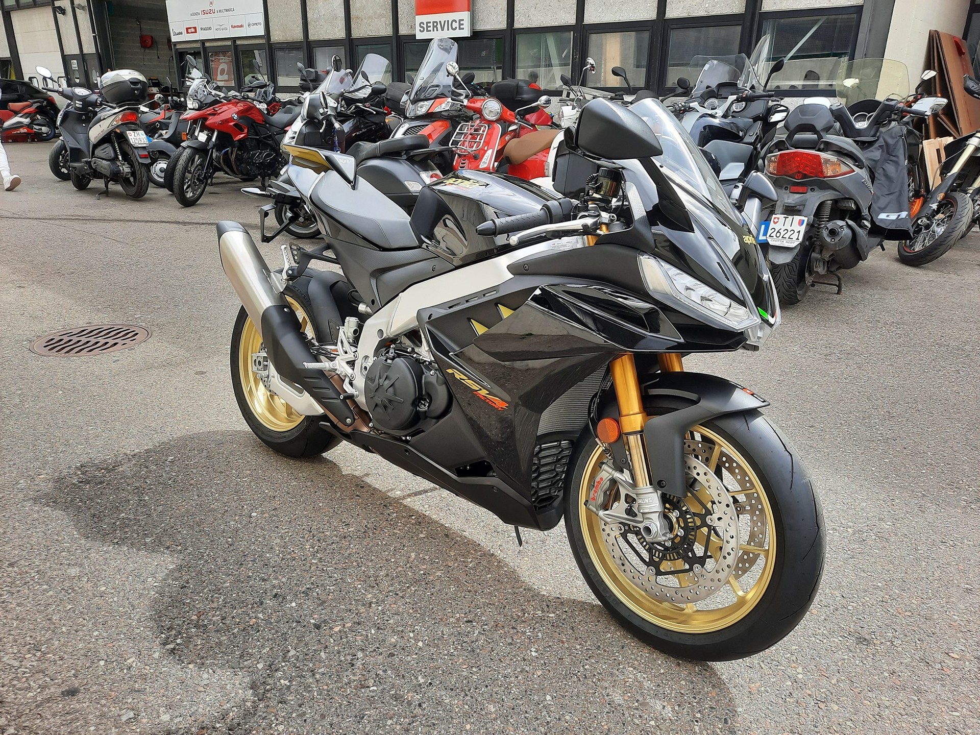 APRILIA RS/RST/RSV RSV4 Factory-image-0