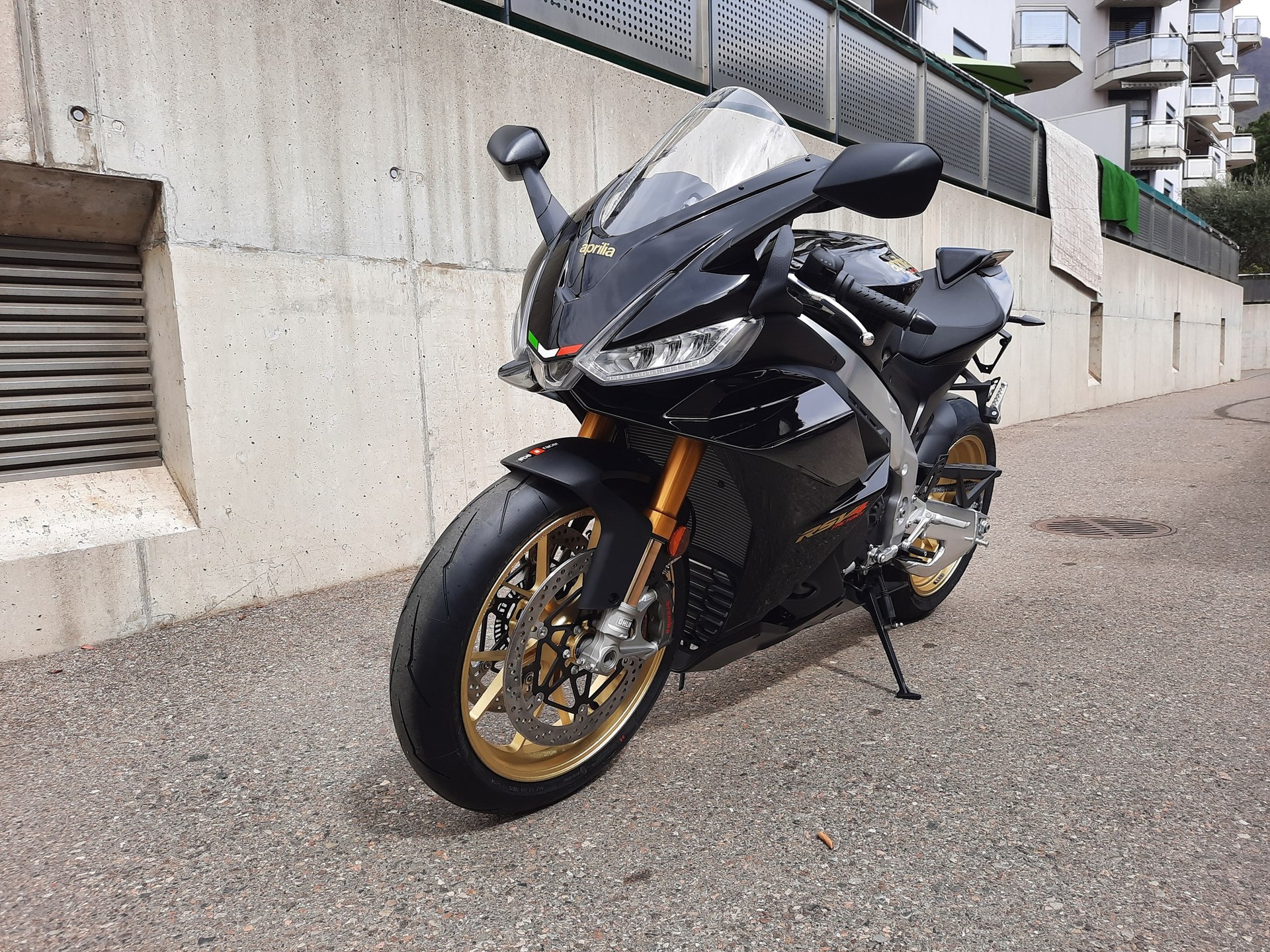 APRILIA RS/RST/RSV RSV4 Factory-image-1