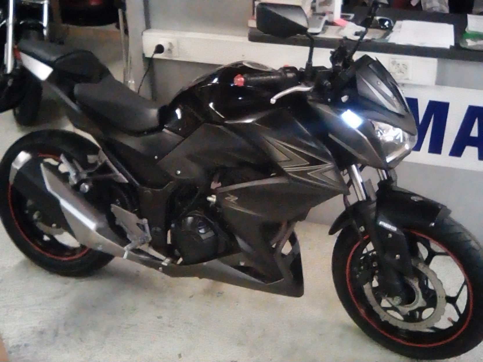 KAWASAKI Z 300 ABS-image-0