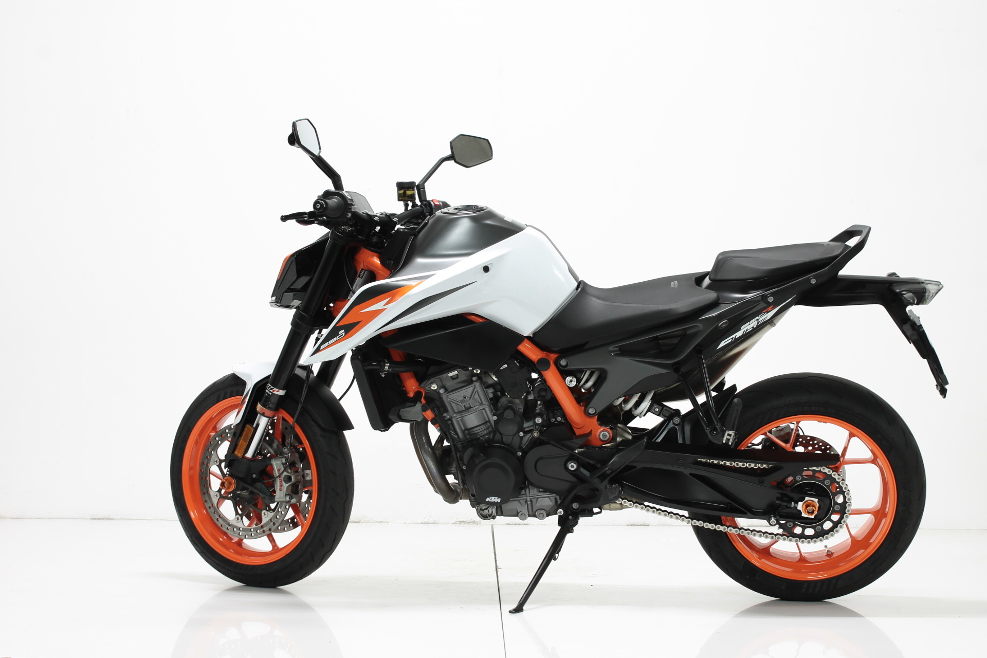 KTM 890 Duke R-image-3